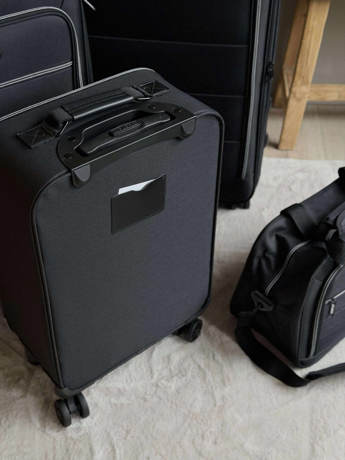 Kuffert-set med 3 kuffertar och väska för handbagage