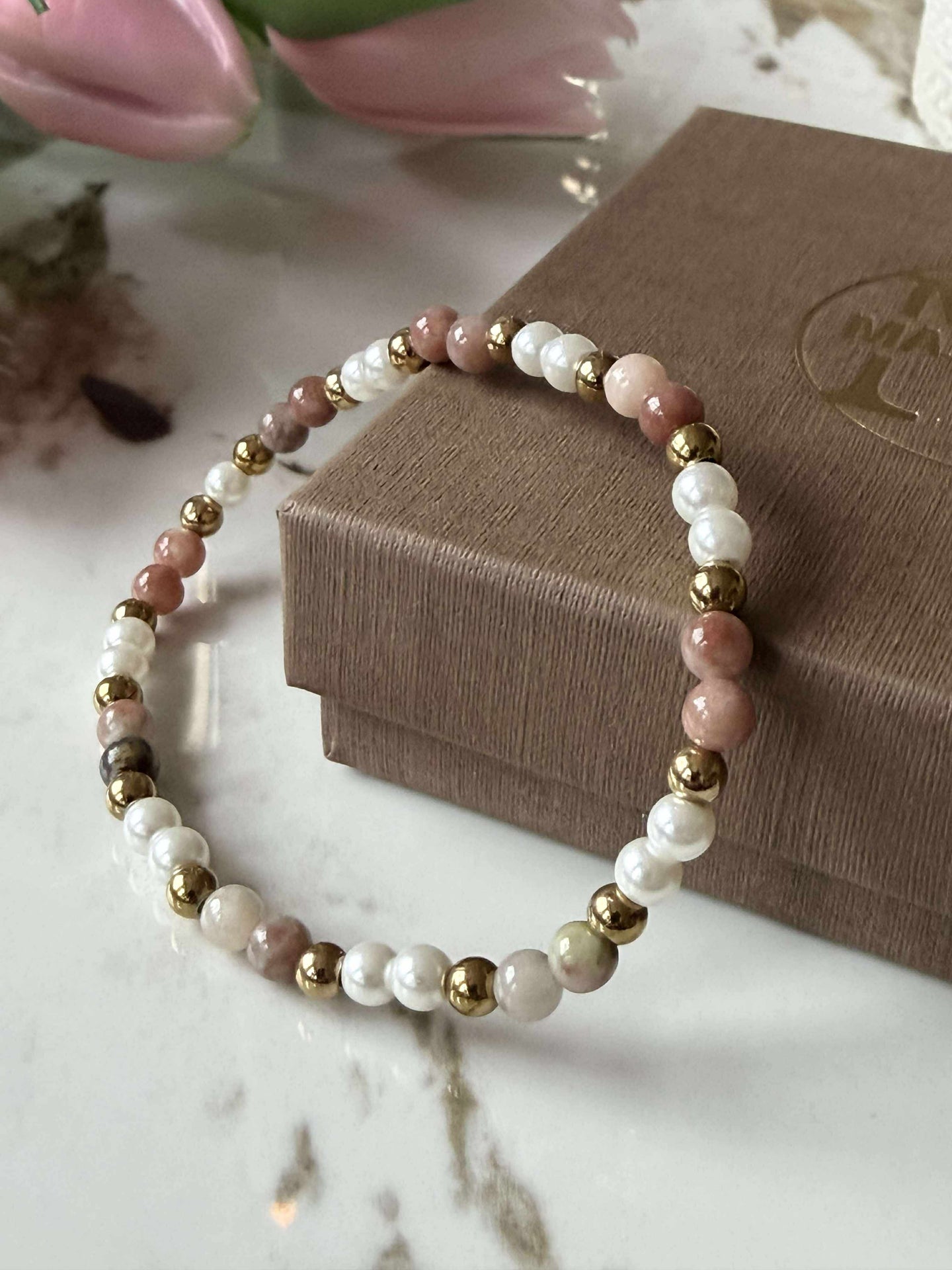 Armband Asta - Natursten guldbelagd