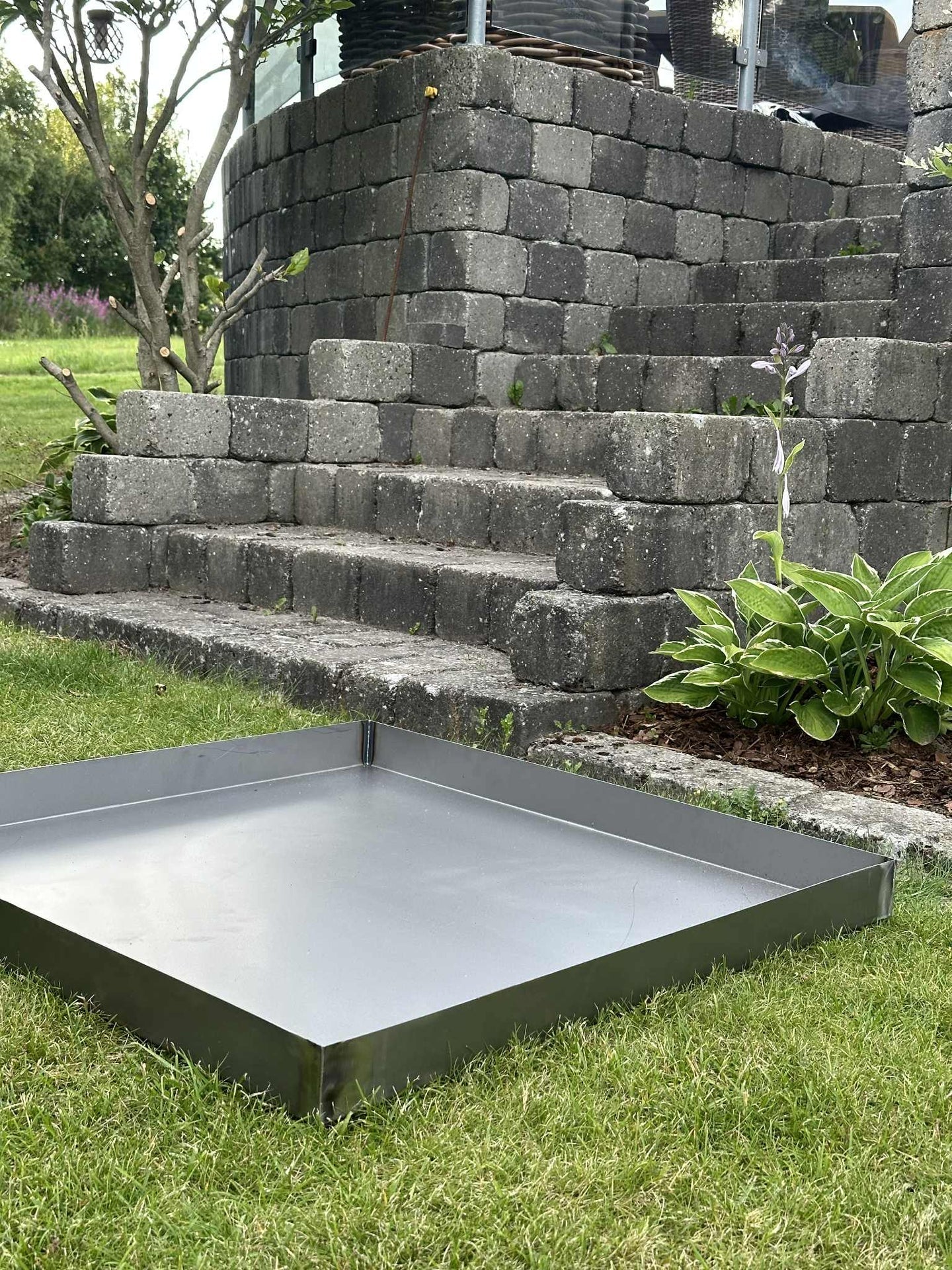Spegelkar Square - Rost