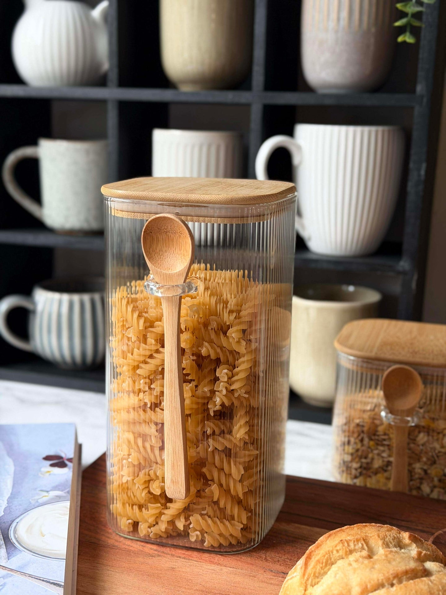 Förvaringsglas med bambulock och sked - Flera storlekar