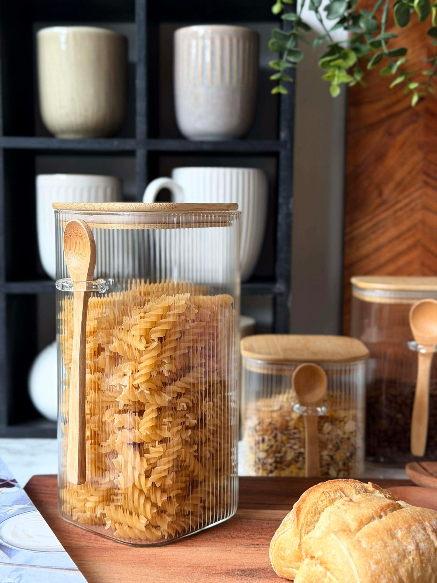 Förvaringsglas med bambulock och sked - Flera storlekar