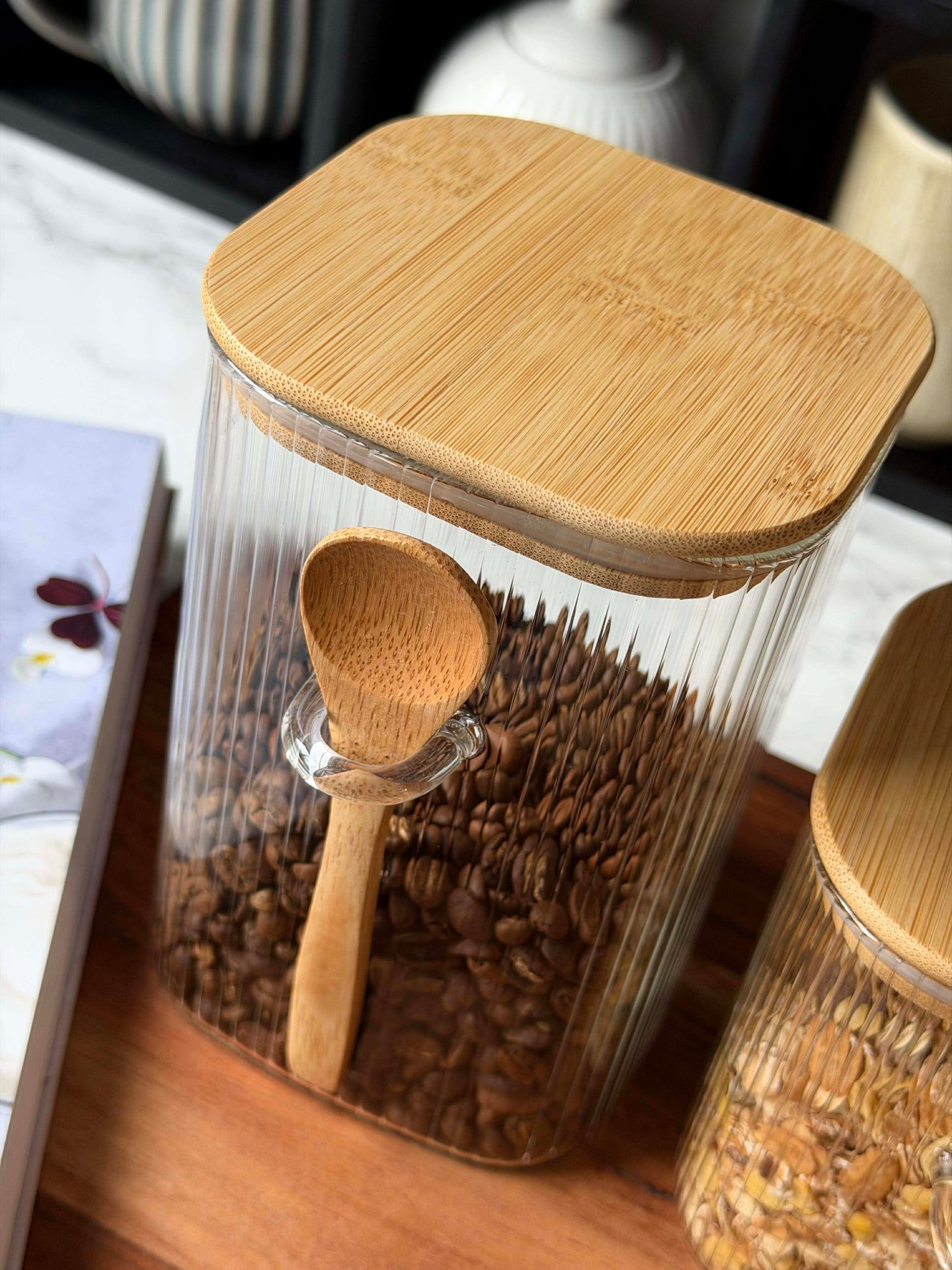 Förvaringsglas med bambulock och sked - Flera storlekar