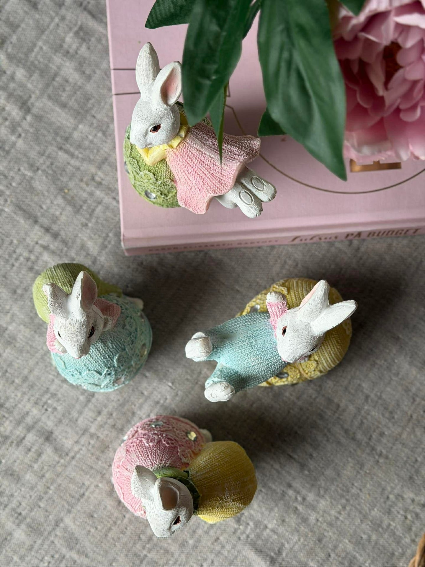 Påskhare med ägg - MIX