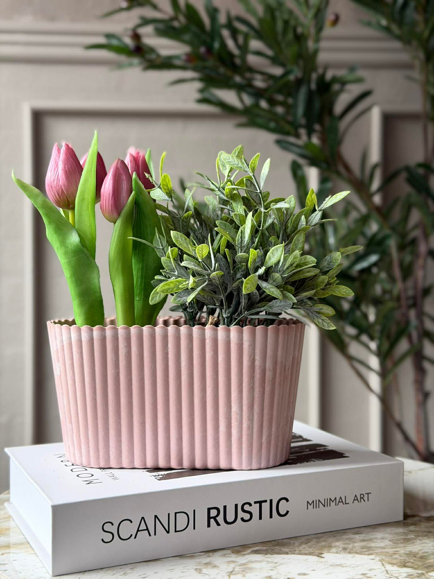 Avlång kruka i betonglook - Rosa