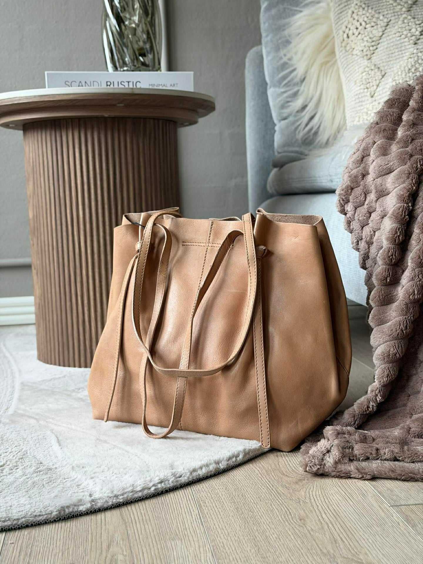 Shopper i mjuk läderkvalitet - Sand