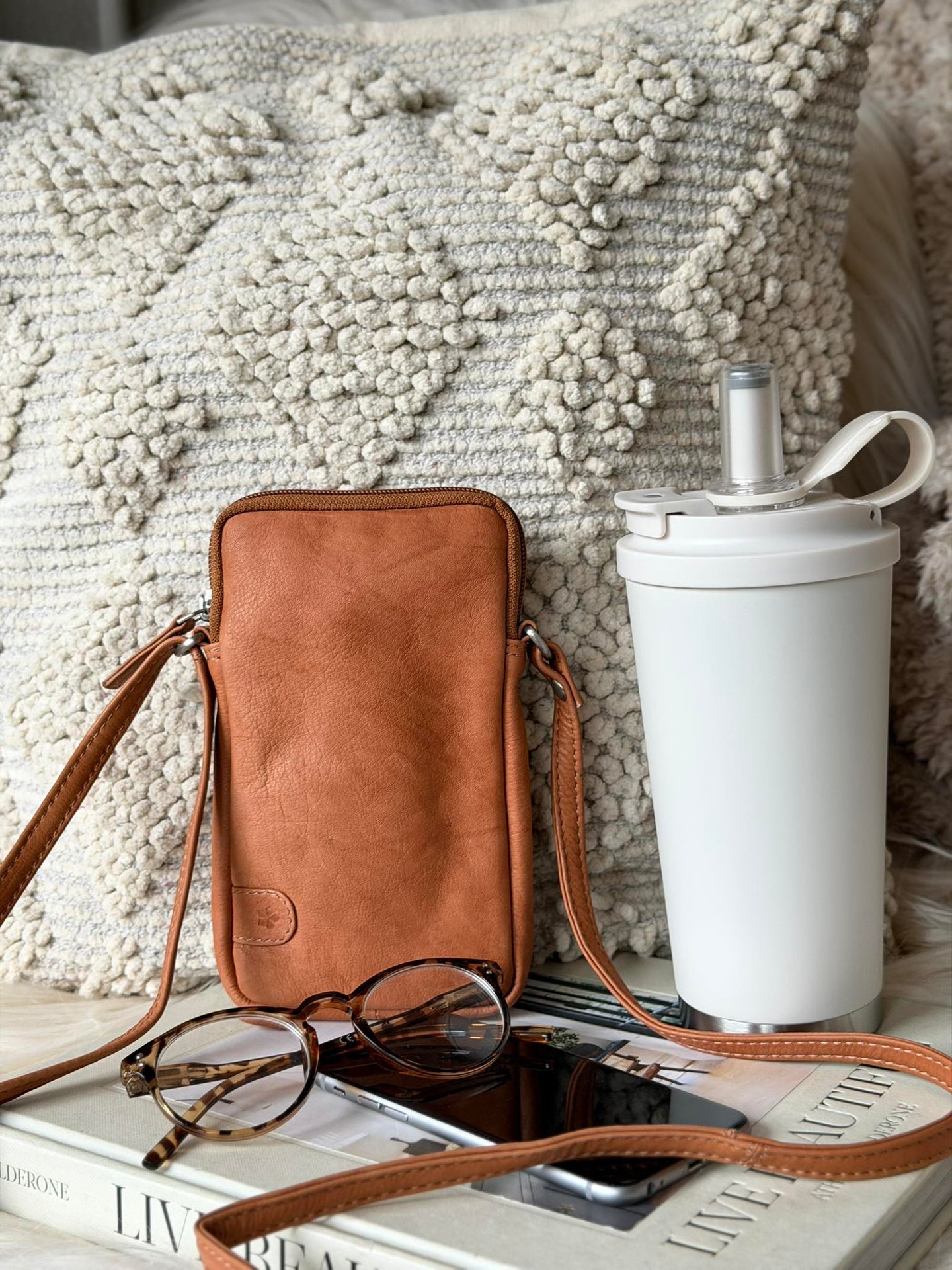 Mobilväska Misse - Cognac / silver