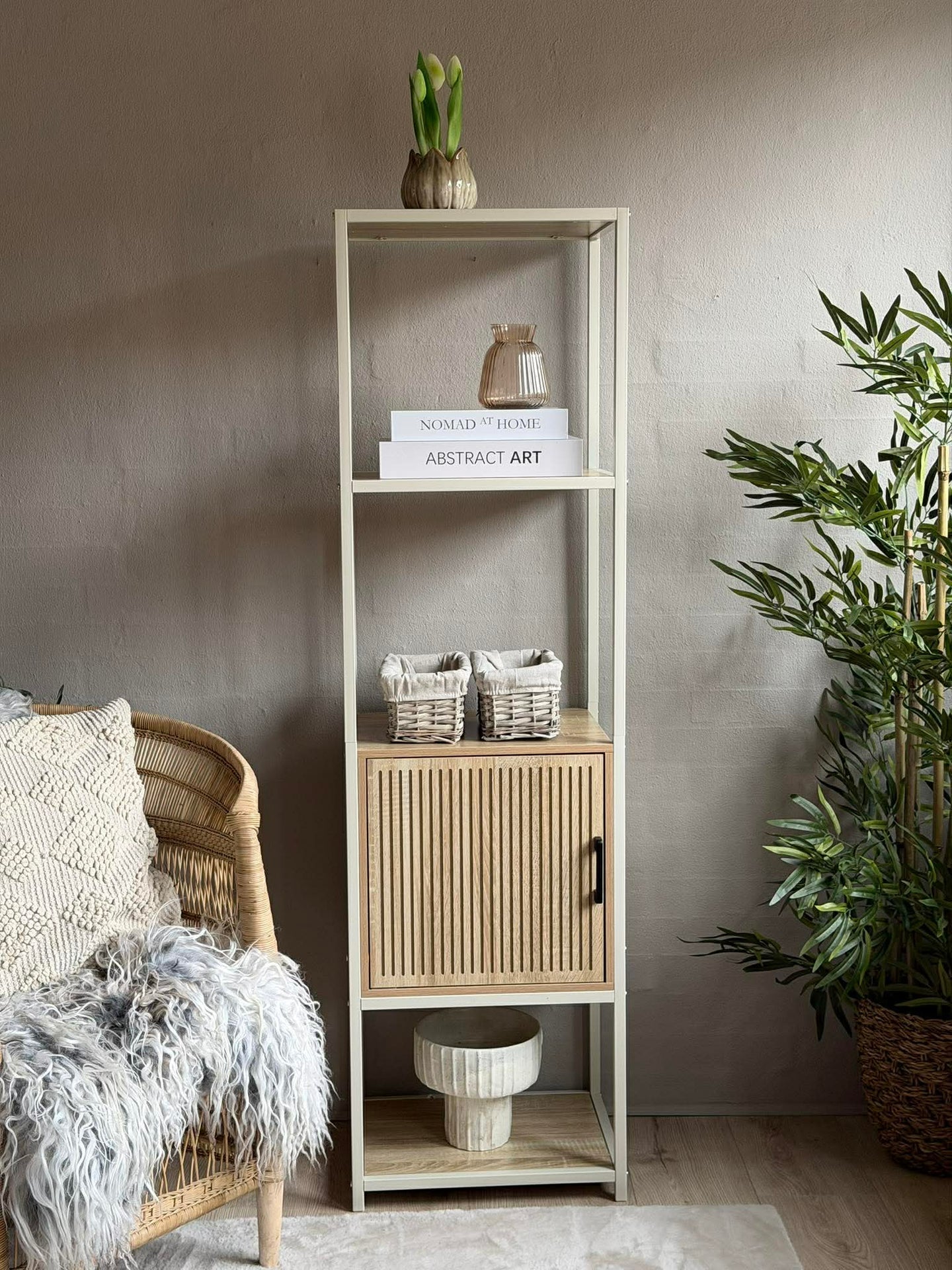 Hylla med hyllplan och skåp - Off white