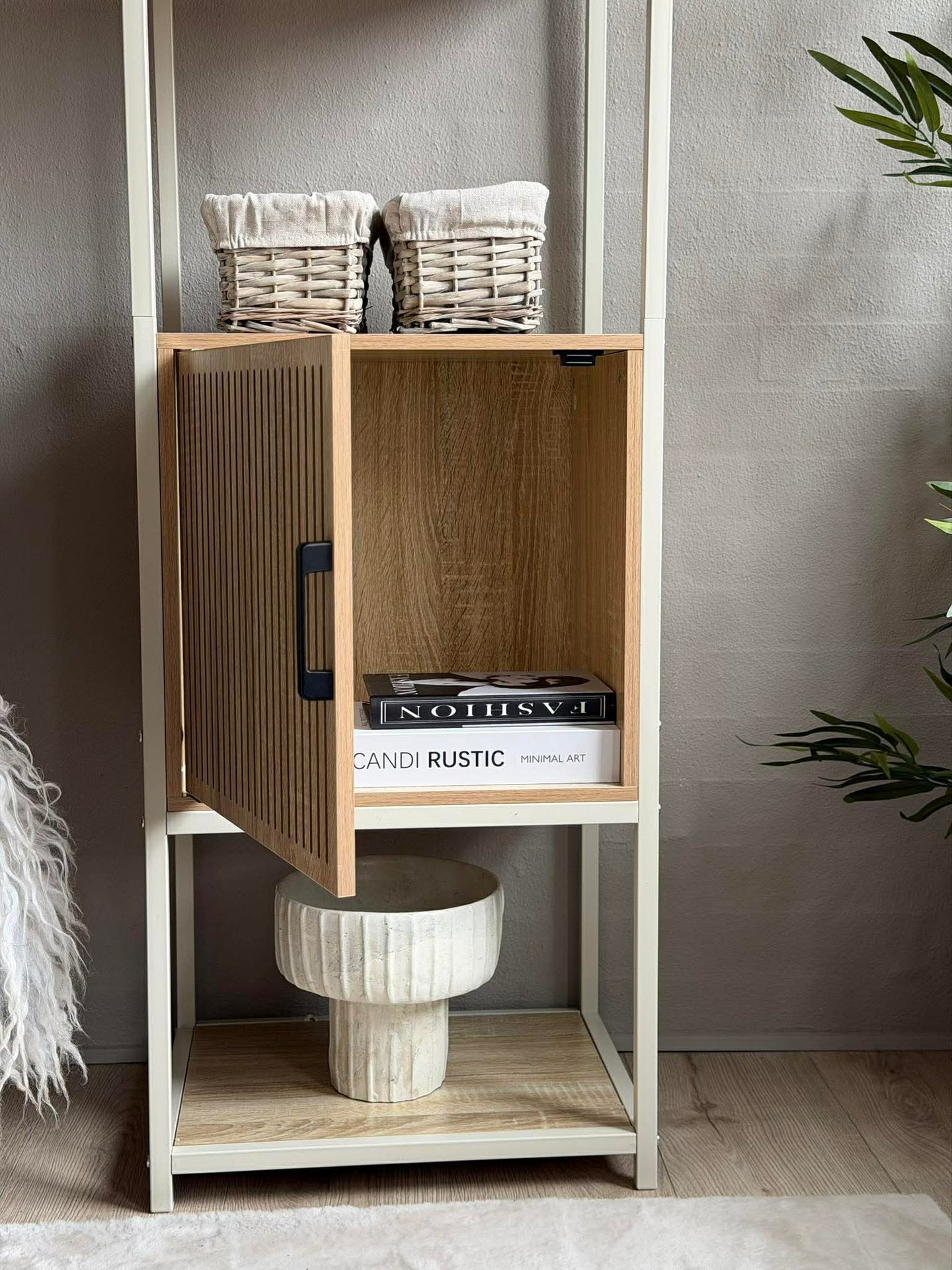 Hylla med hyllplan och skåp - Off white