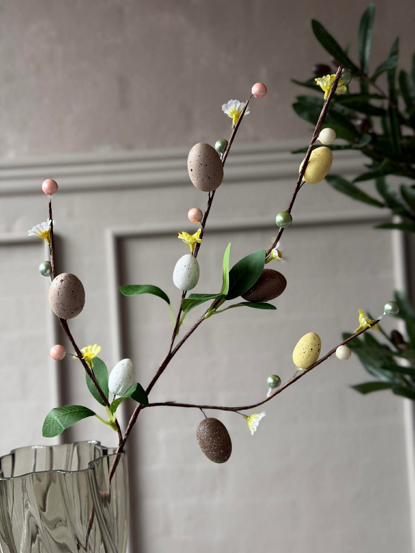 Gren med påskägg 65 cm - neutrala färger