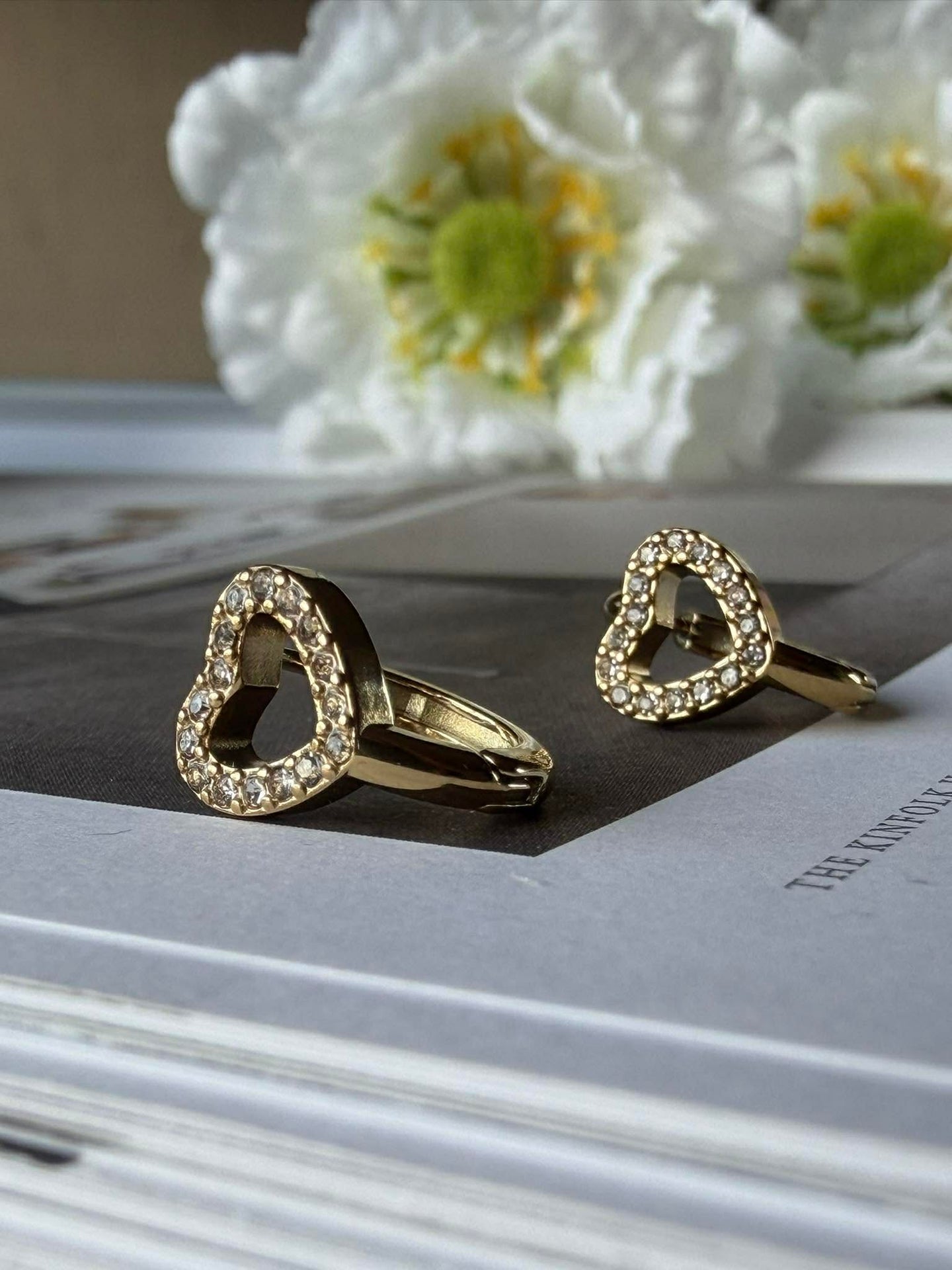 Örhängen VIELLA - förgyllda och besatta med zirkoner