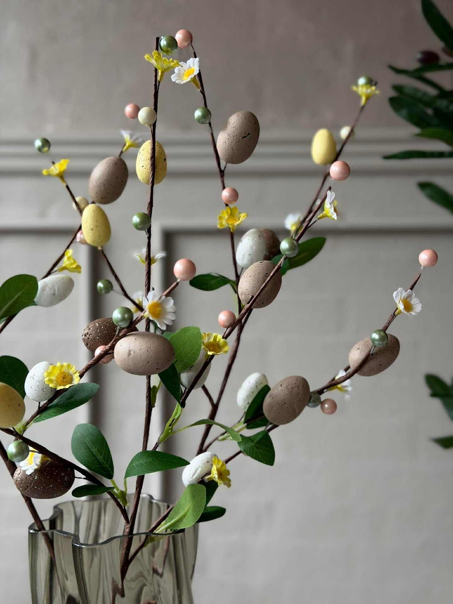 Gren med påskägg 65 cm - neutrala färger