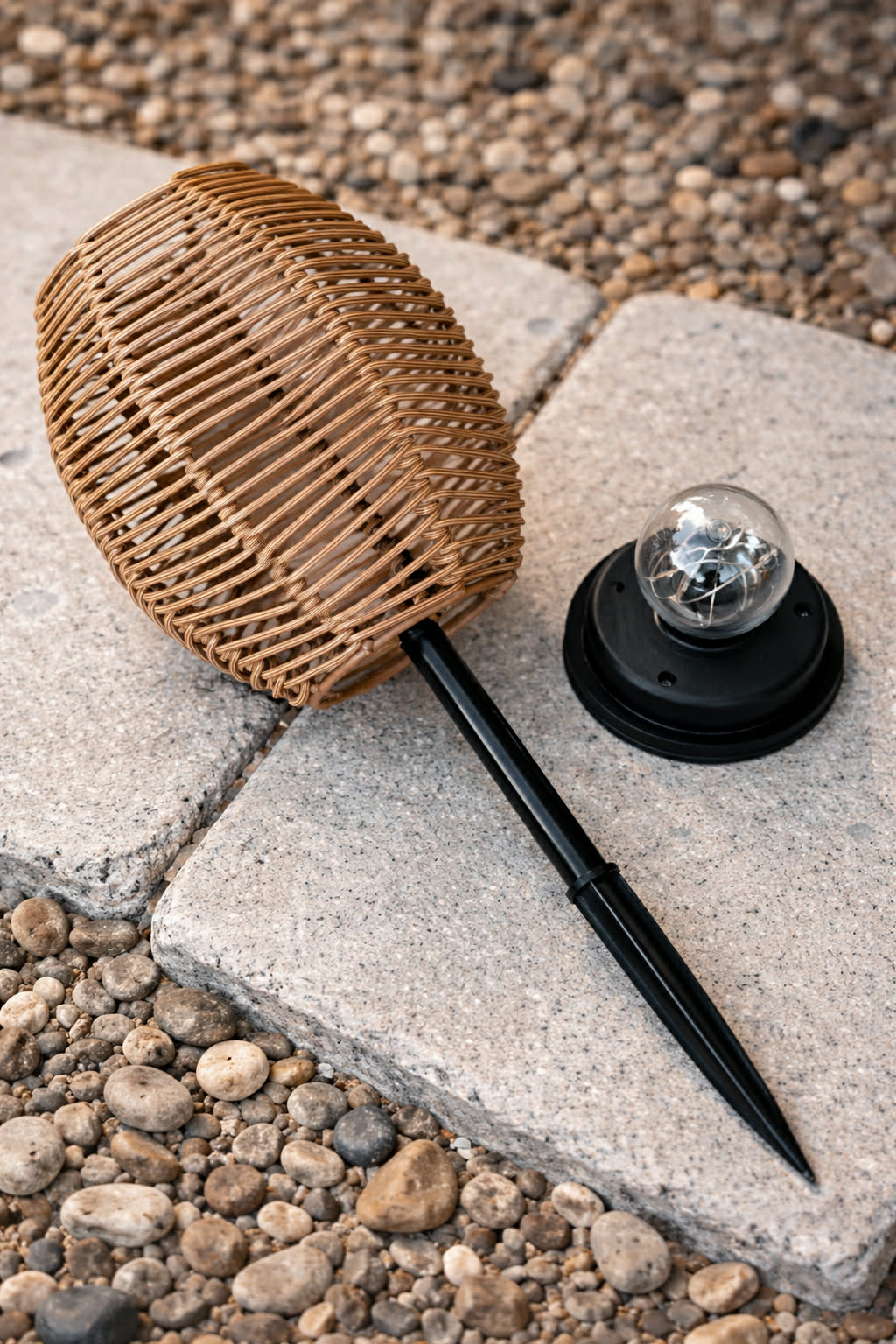 Lykta Solar på spett - Rattan
