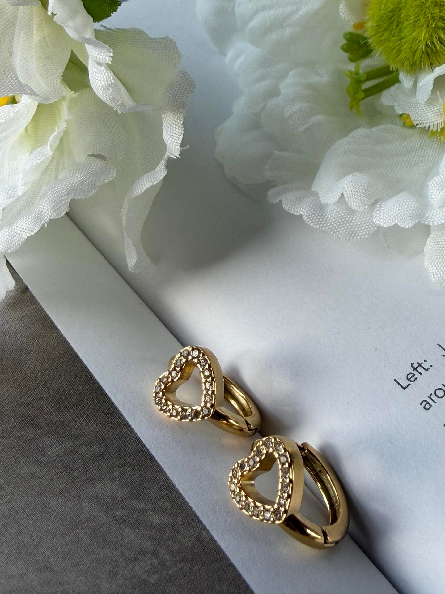 Örhängen VIELLA - förgyllda och besatta med zirkoner