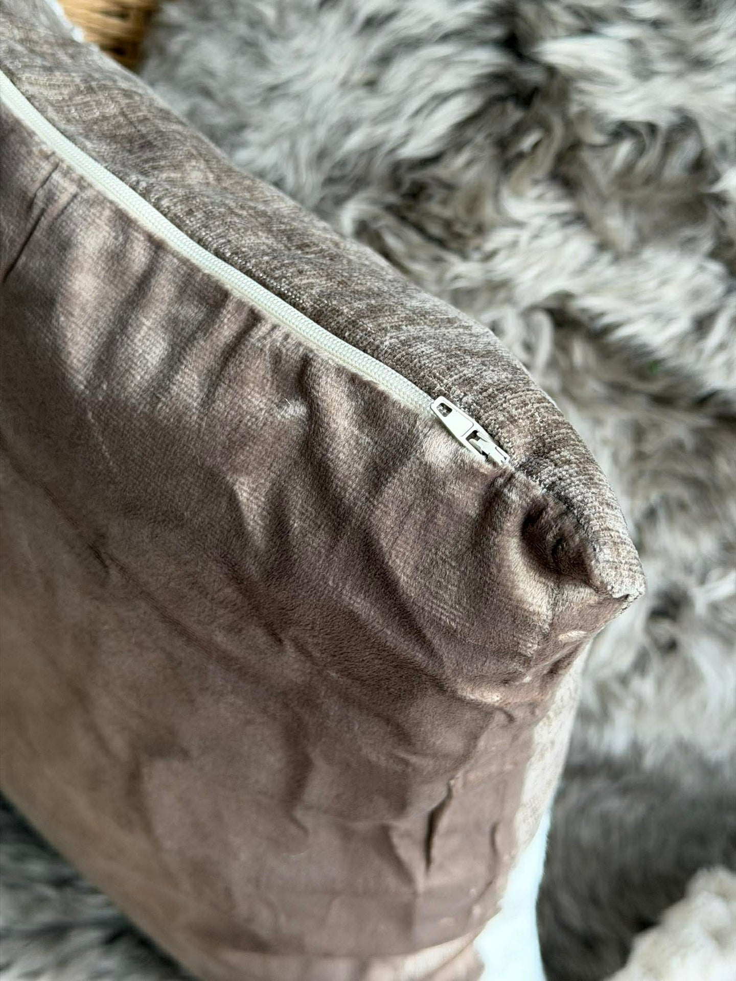 Fylld kudde 45x45 cm - Chenille
