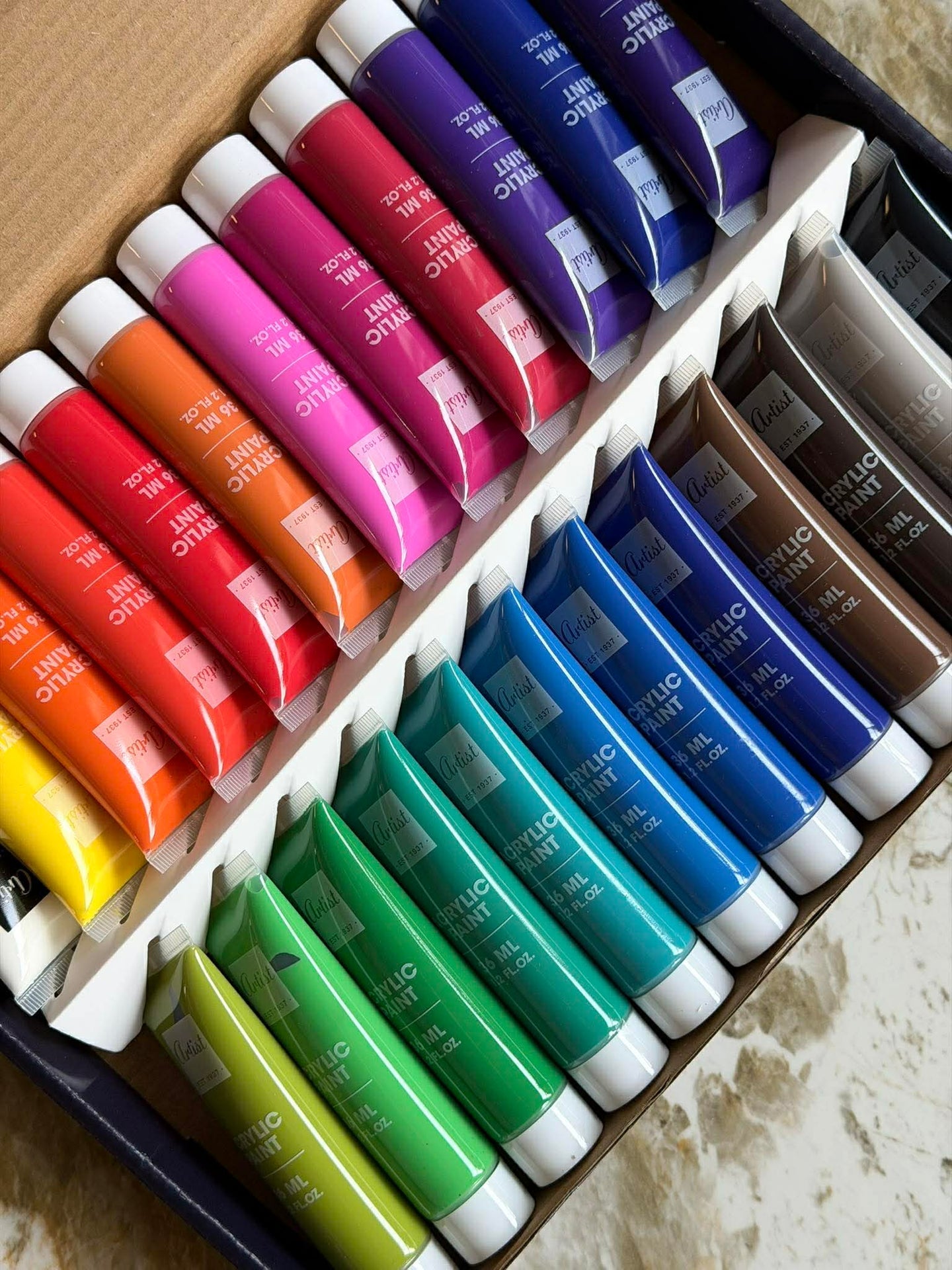 Akrylfärg 36 ml - set med 24 st. Bra för stenmålning