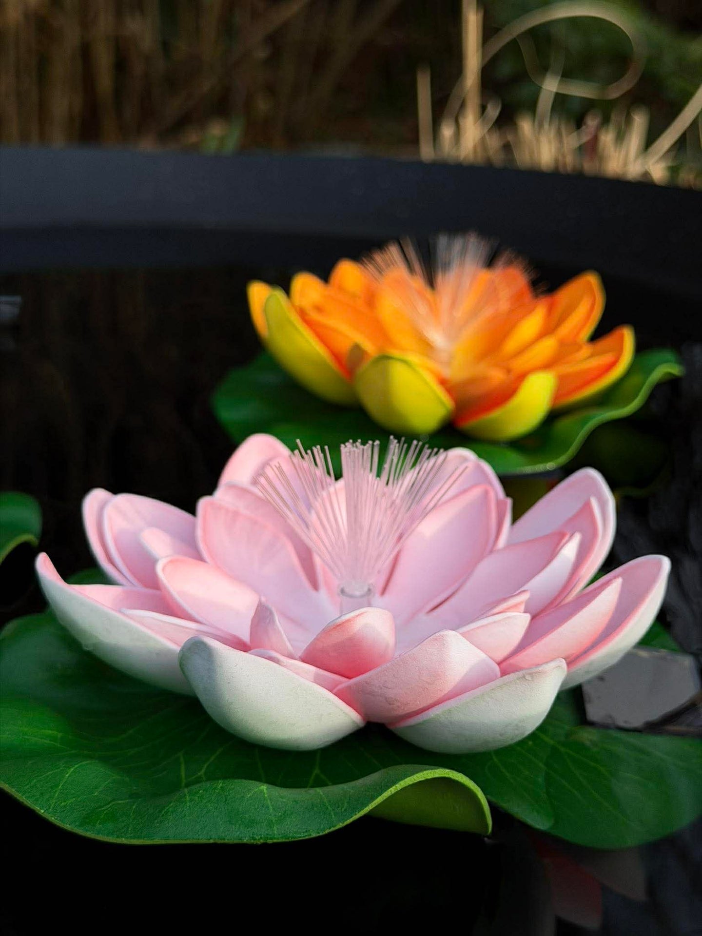 Lotus med solceller - Flera färger