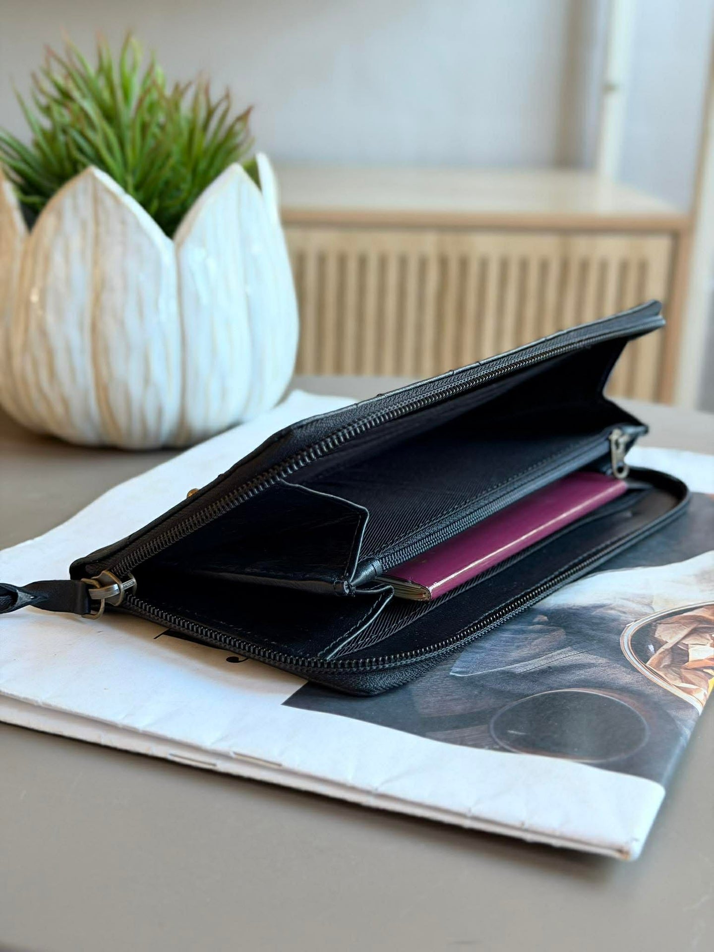 Clutch med nitar - LIMA Small svart
