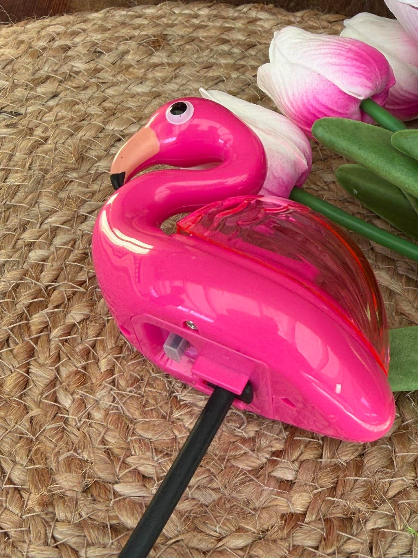 Flamingo på pinne - Solcellsdriven