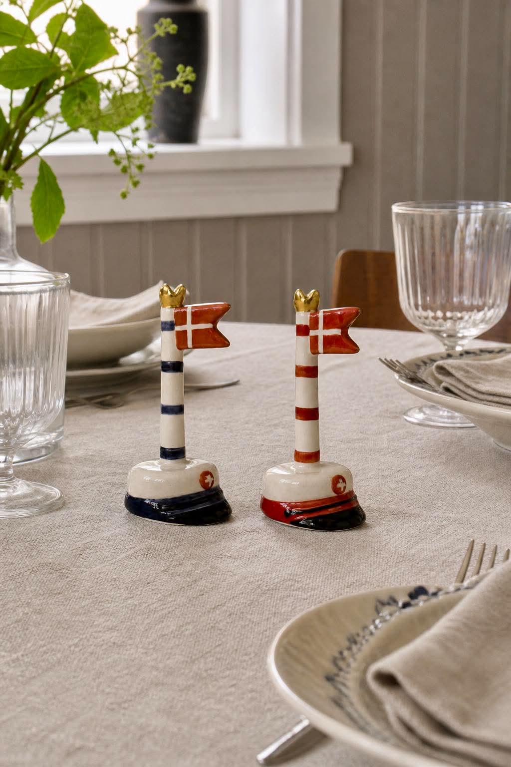 Studentflaggor med ränder 12 cm - Flera färger