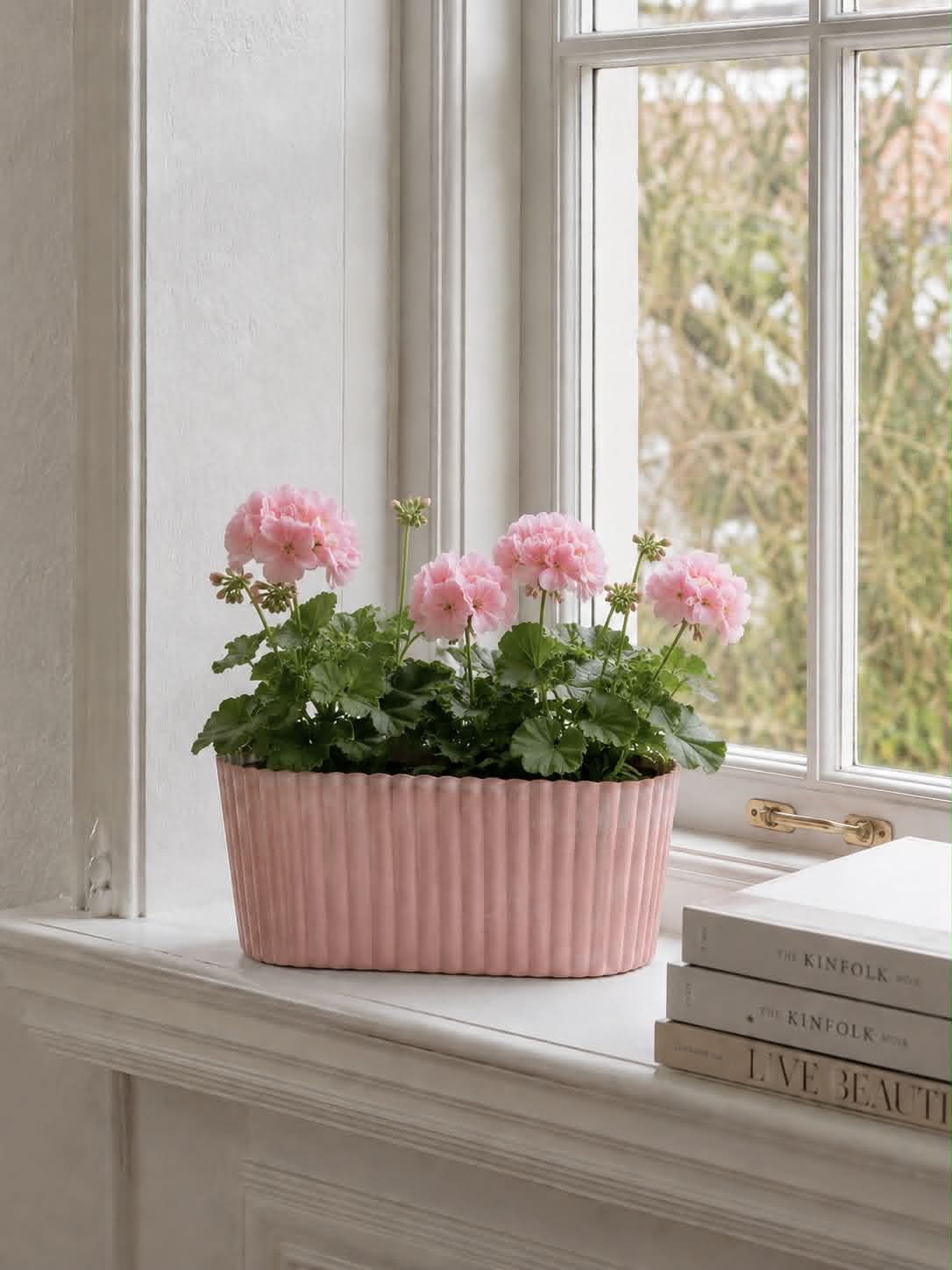 Avlång kruka i betonglook - Rosa