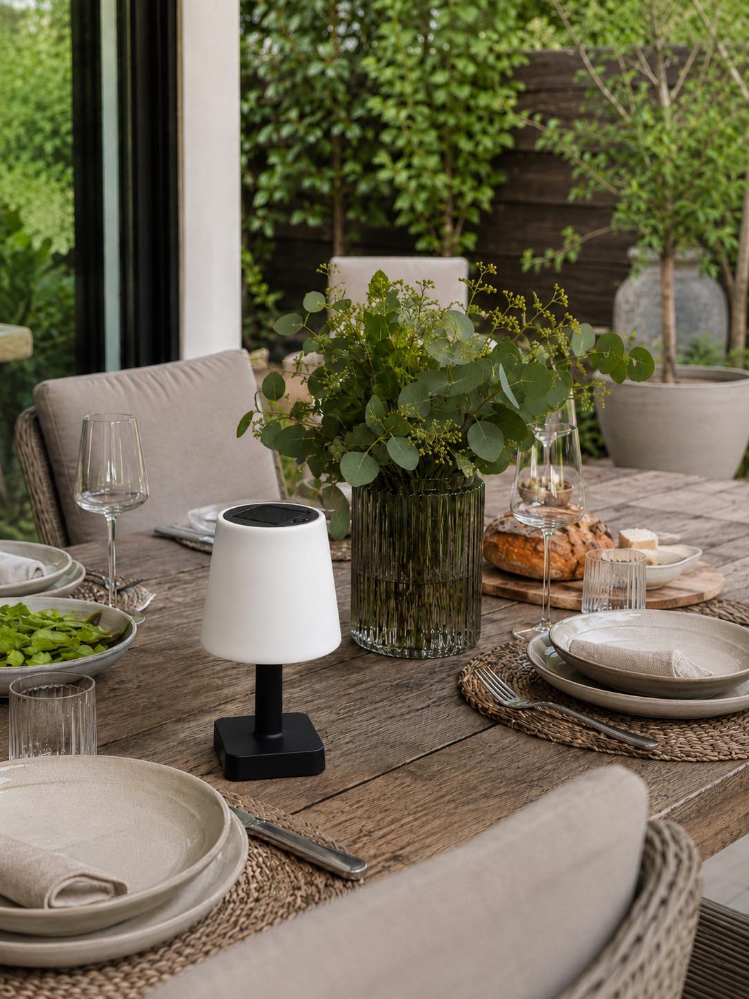 Bordslampa HALO Solar