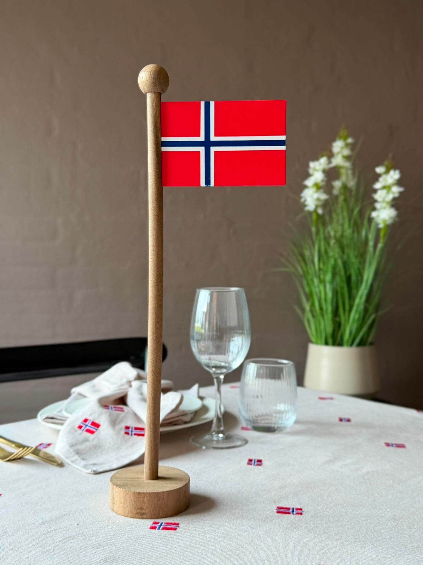 Norskt Flagg wood - Flera storlekar