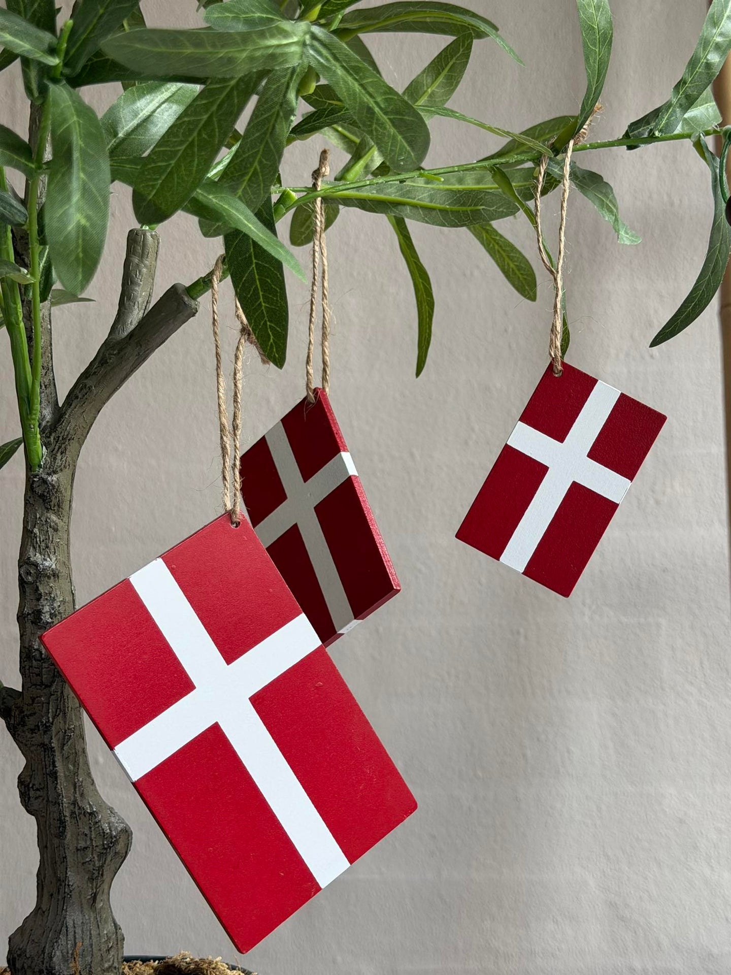 Dannebrog med upphängning - Flera storlekar