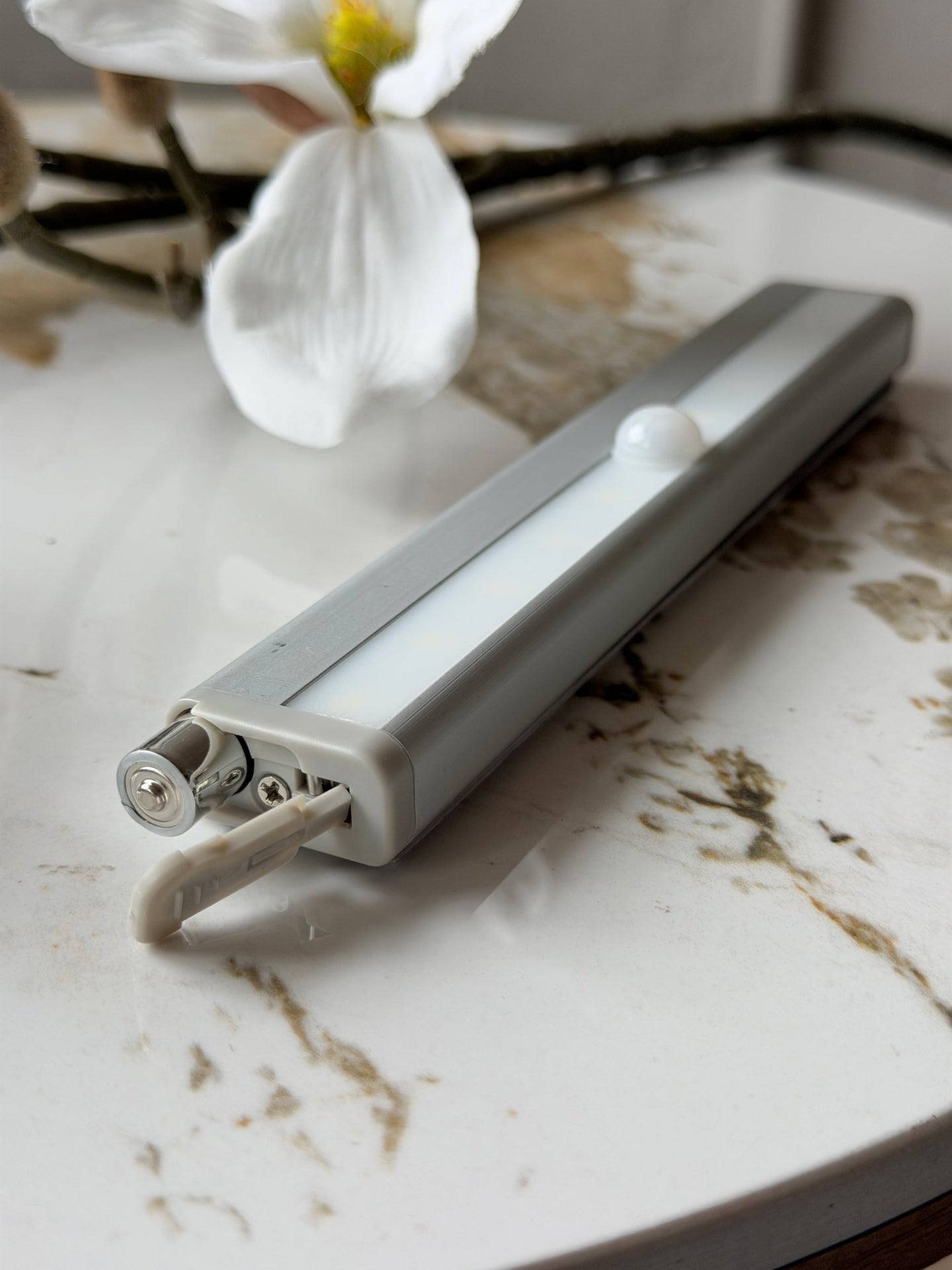 LED-skåpslampa med sensor