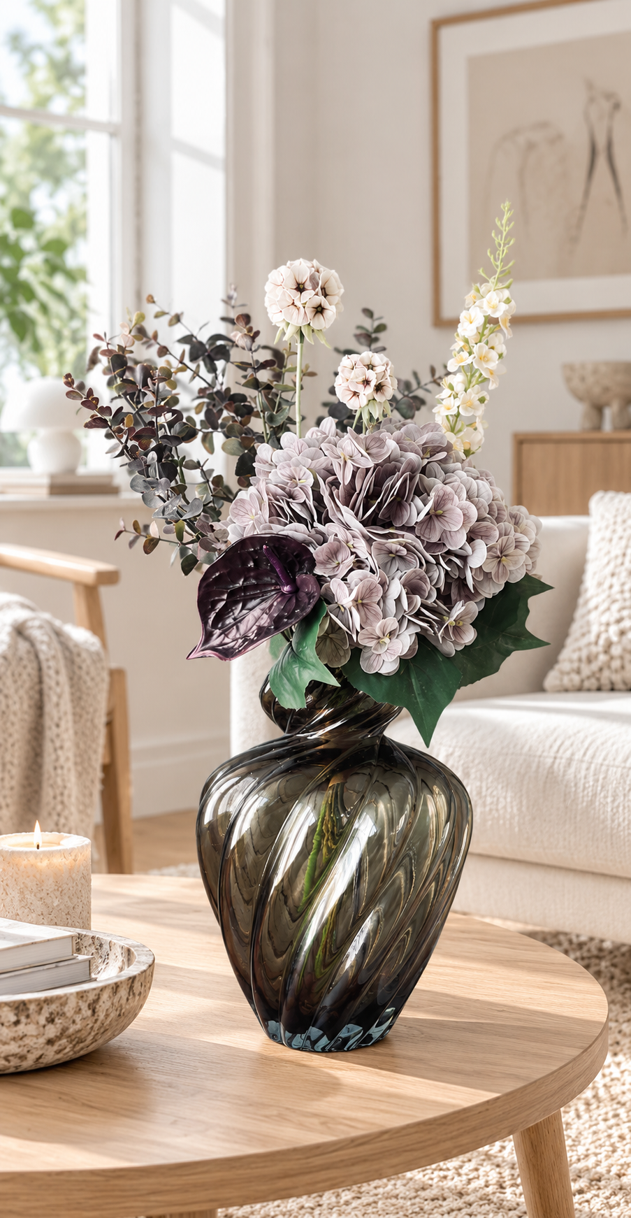 Bukett med hortensia och eukalyptus