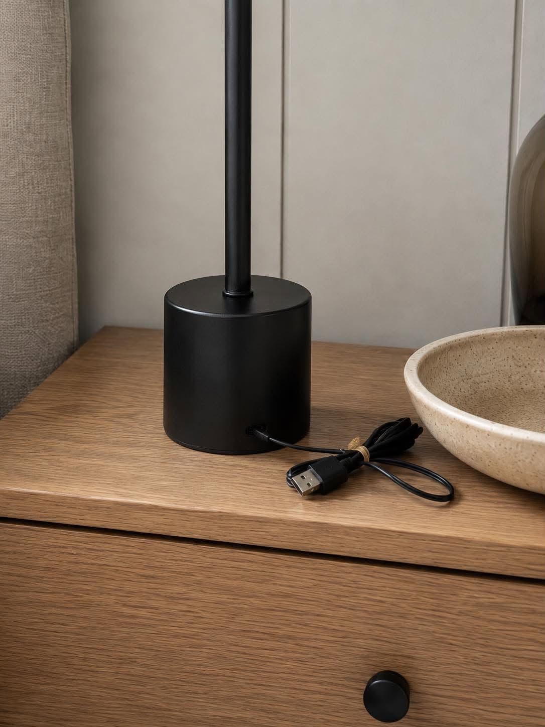 LED-bordlampa BLACK - laddningsbar med touch