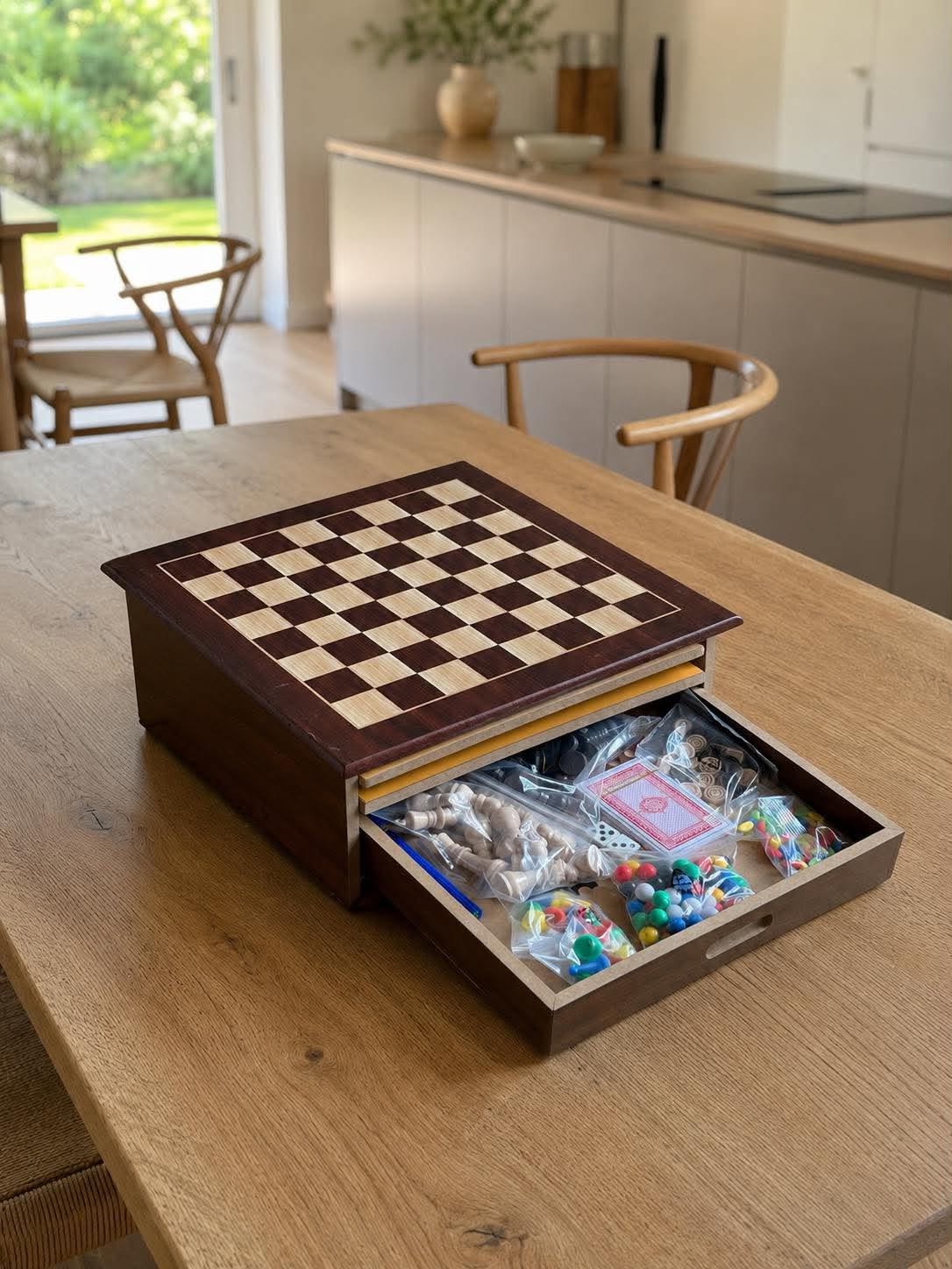 Box med 12 brädspel