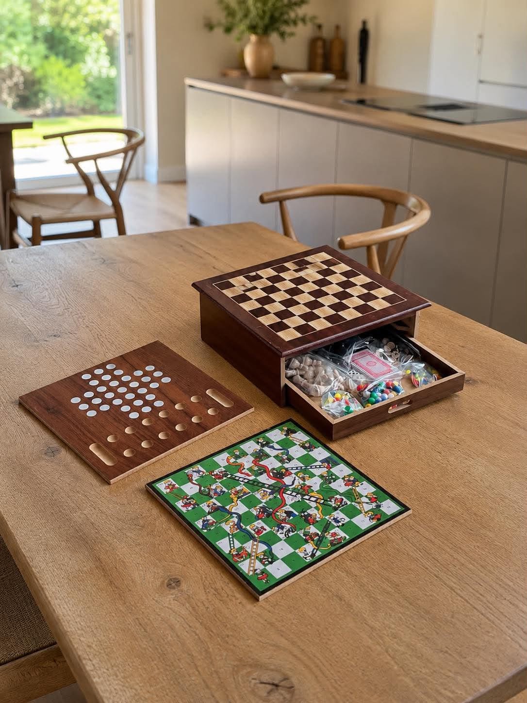 Box med 12 brädspel