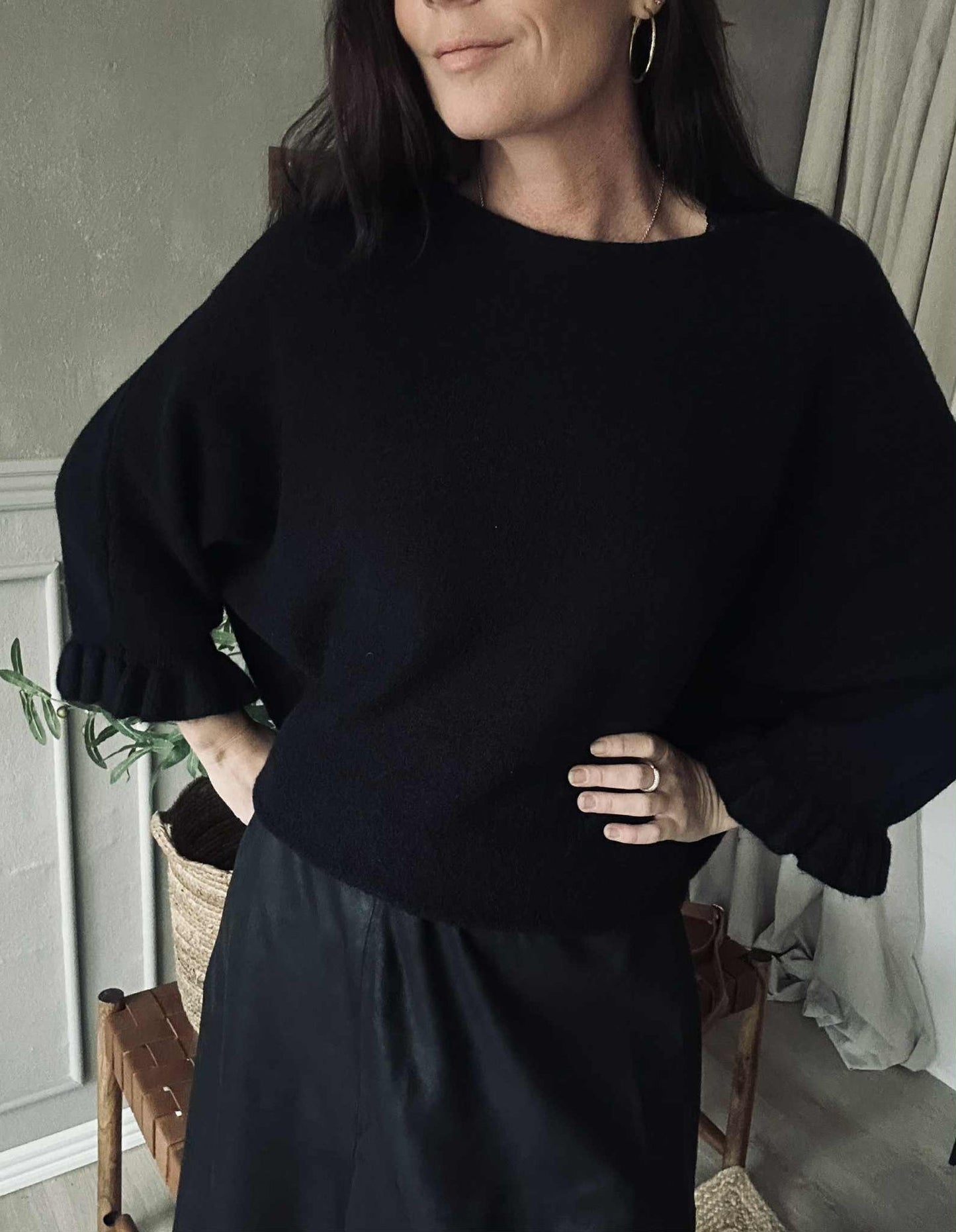 Stickad tröja Elder Flower - Black