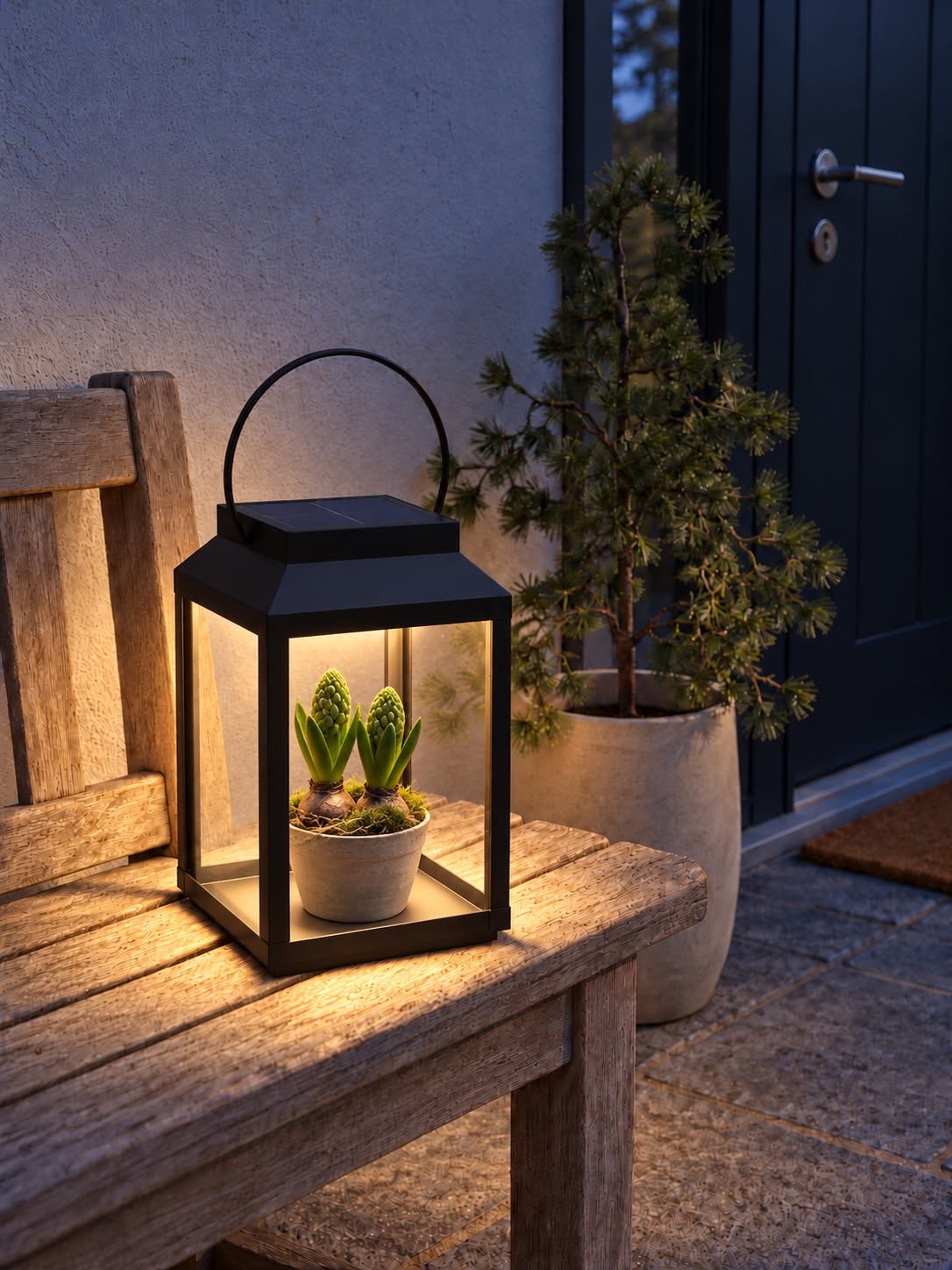 Lykta med solceller – Svart Metall