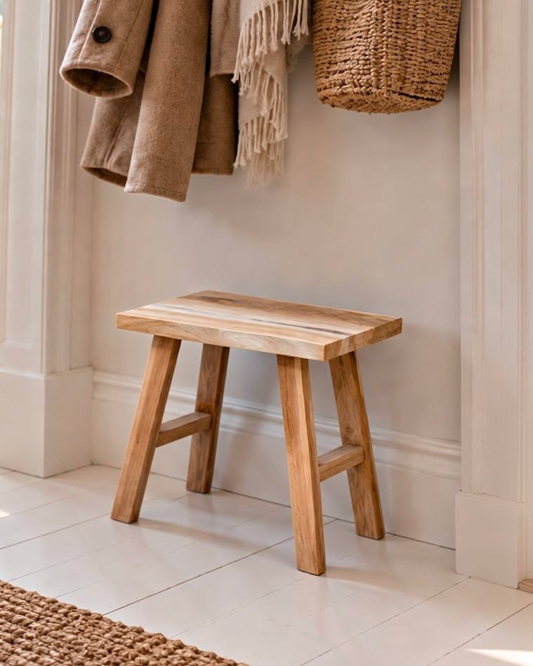 Pall i teak – naturligt trälook