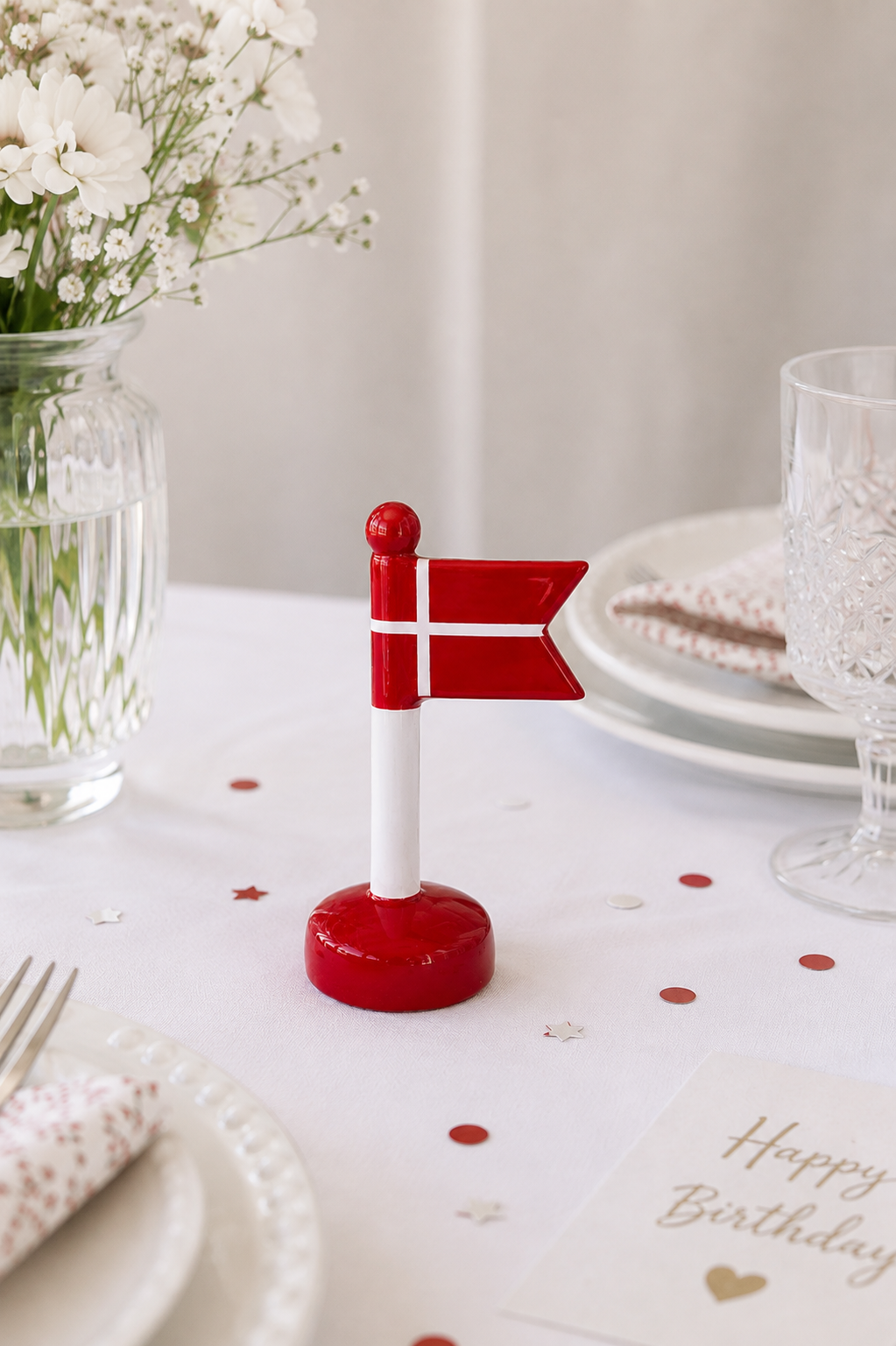 Dannebrog-flagga i keramik - 13 cm