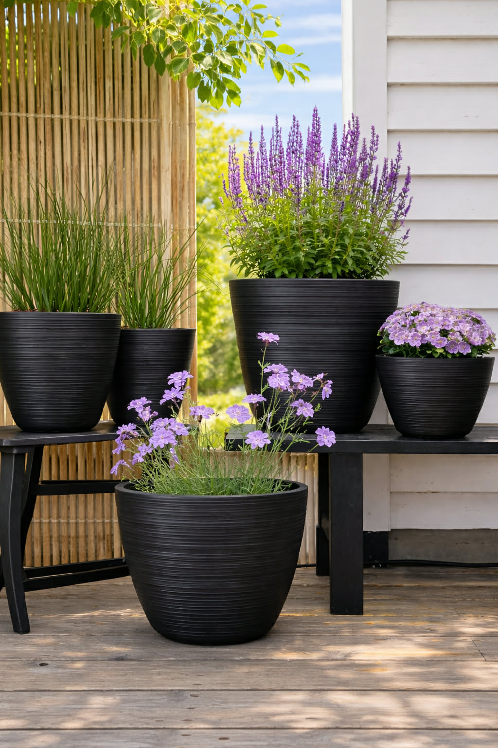 Kruka med räfflor – Black small