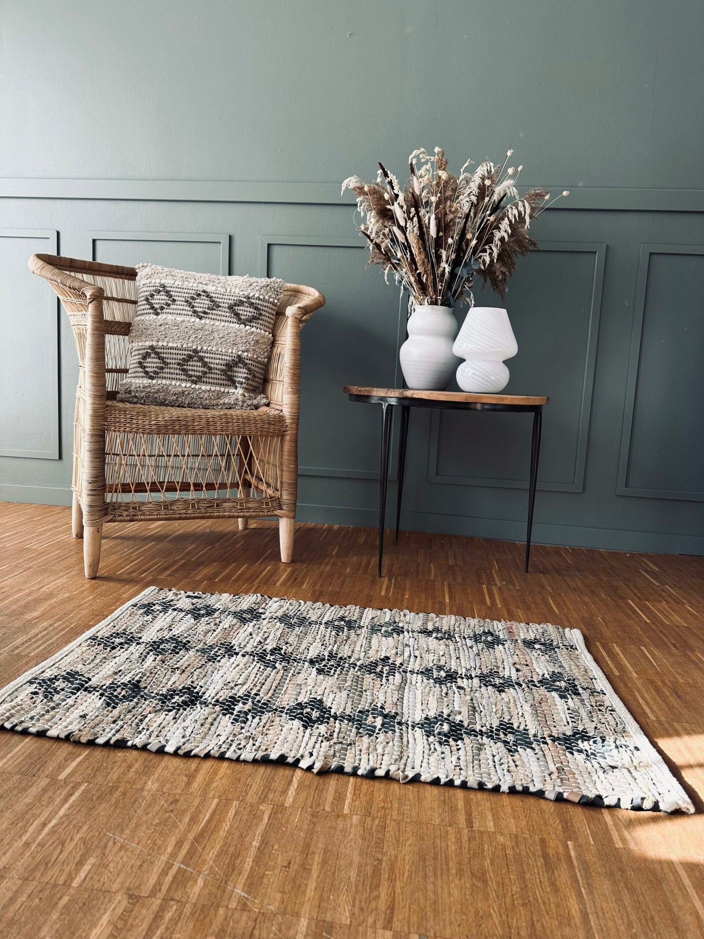 Golvmatta i flätat skinn – 60x90 cm