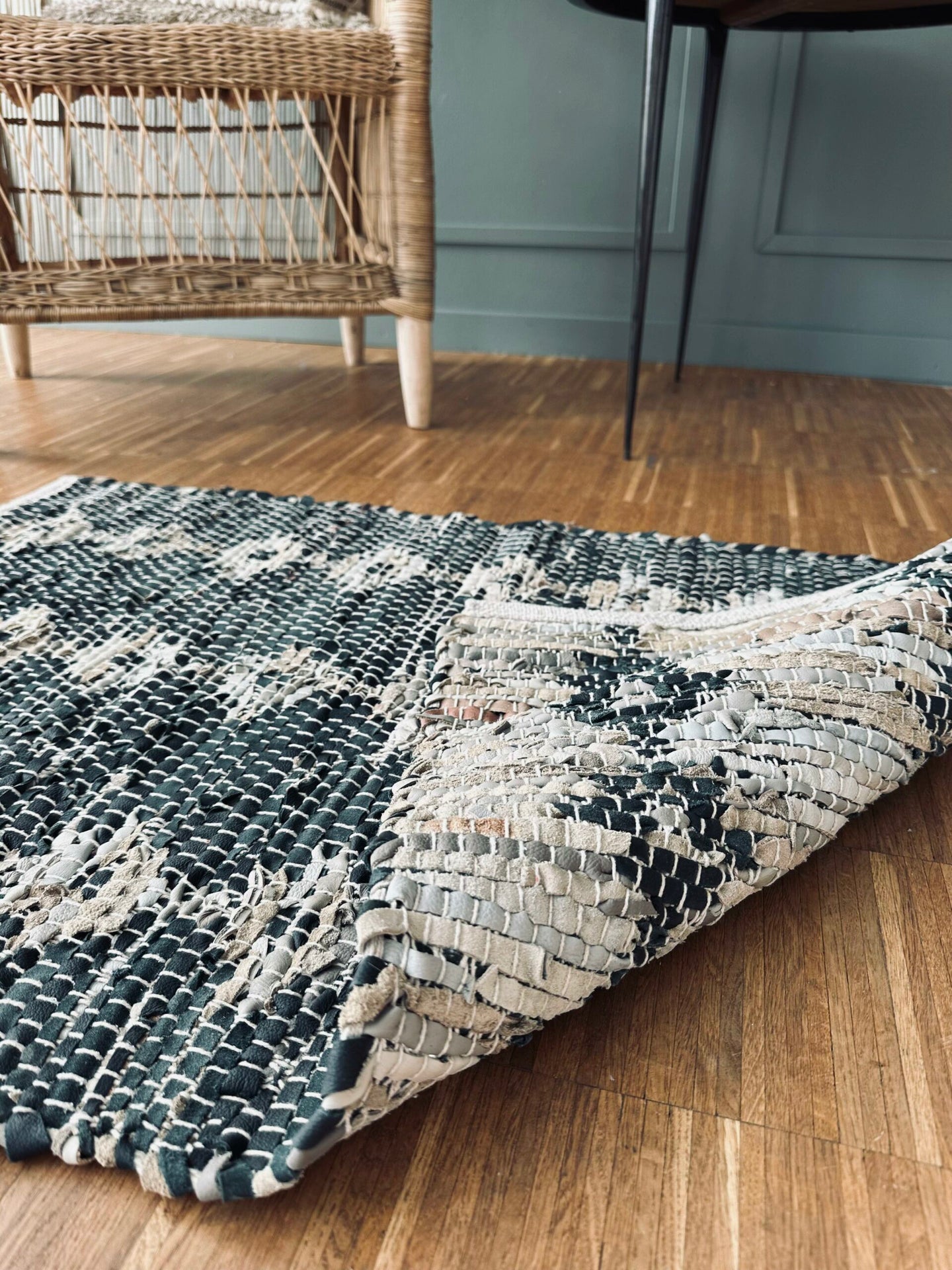 Golvmatta i flätat skinn – 60x90 cm