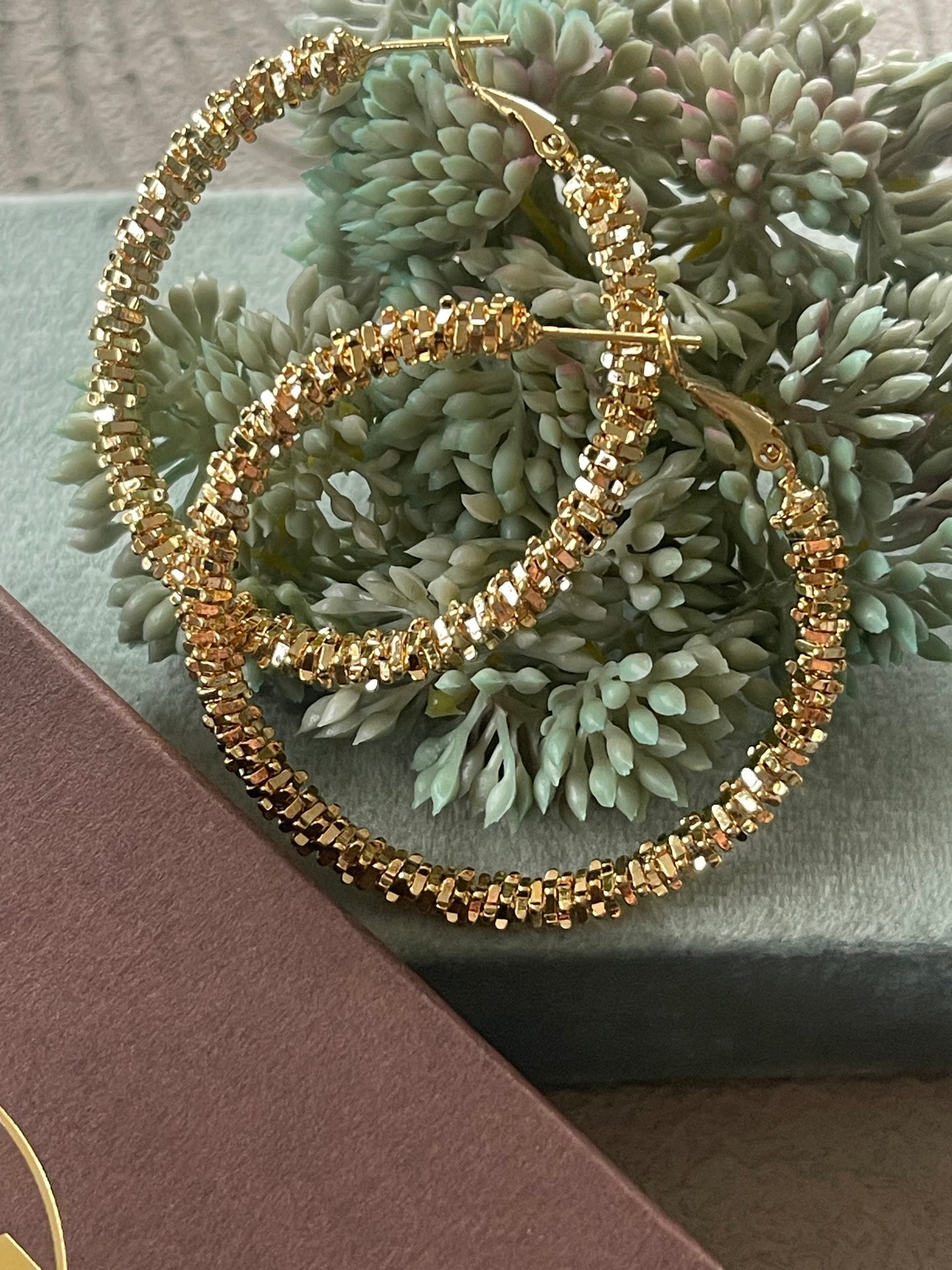 INA Hoops 18K guldpläterade örhängen