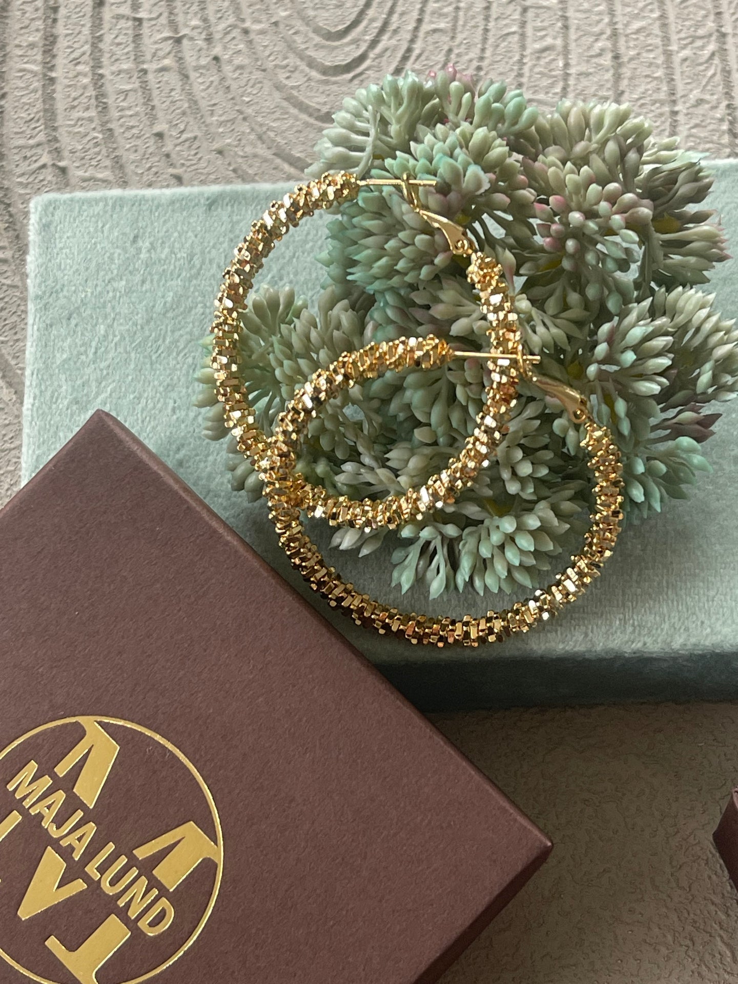 INA Hoops 18K guldpläterade örhängen