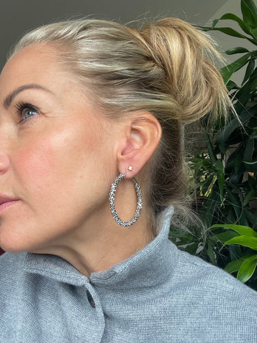 INA Hoops örhängen silverpläterade