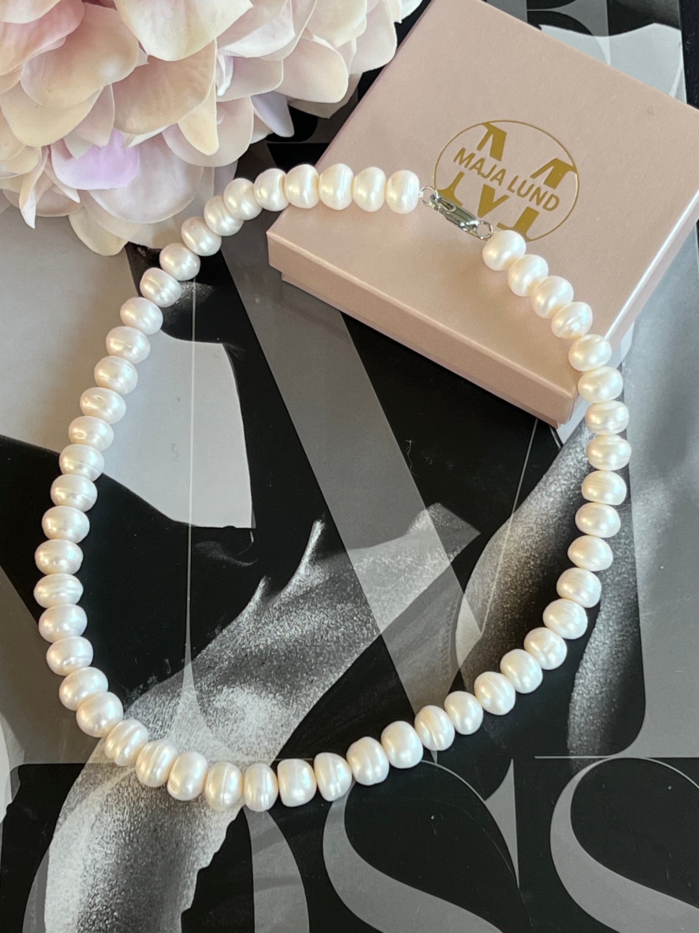 Halsband LIORA - Äkta sötvattenspärlor