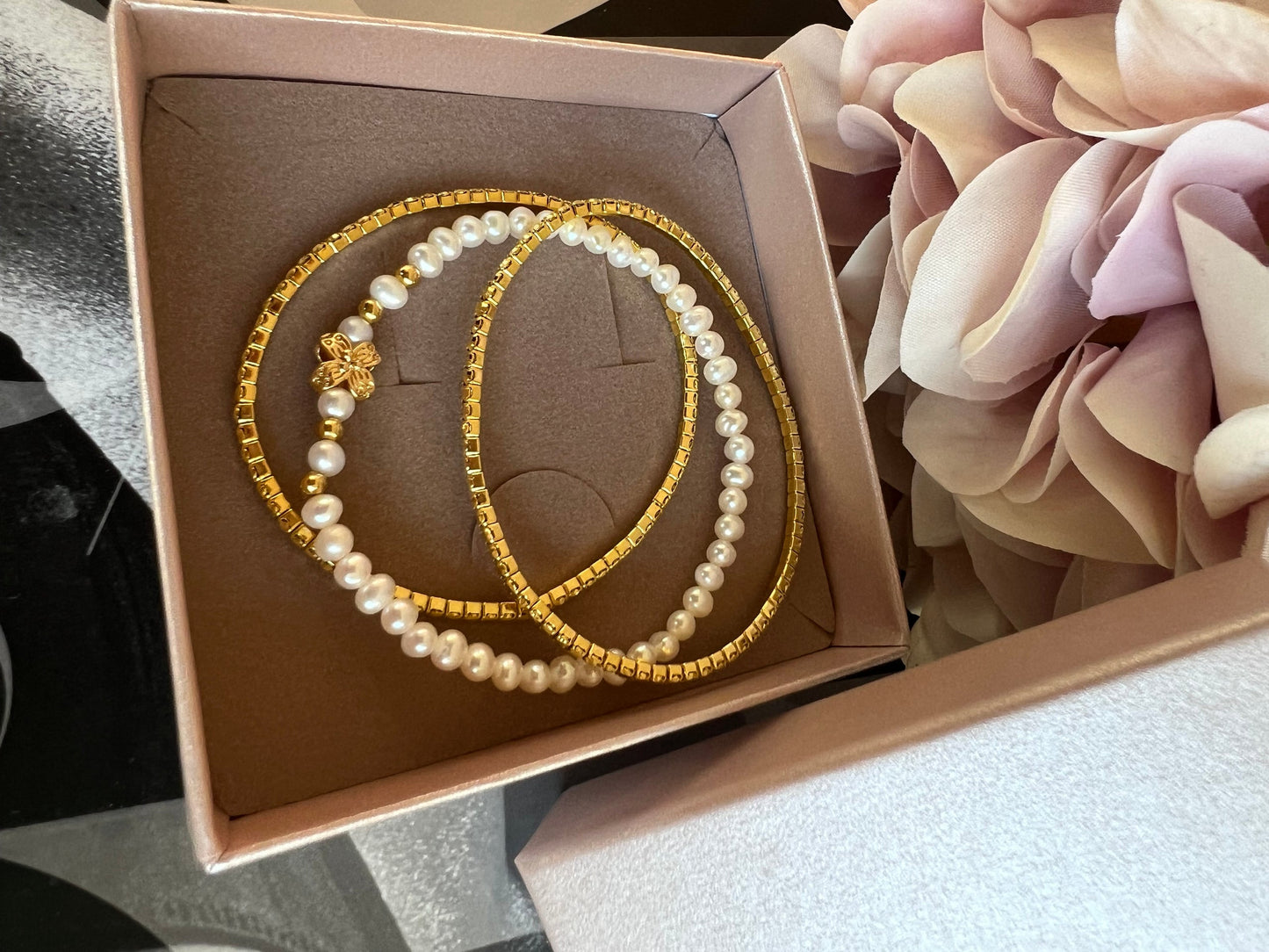 Armband Vega Set/3 - Äkta sötvattenspärlor