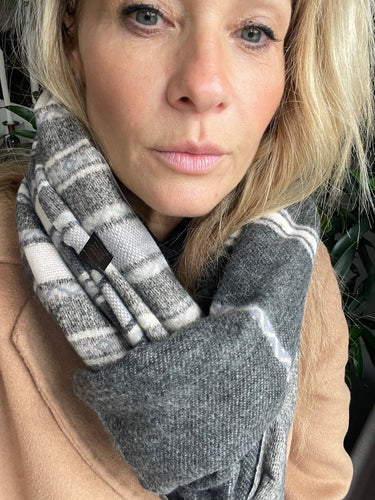 Sjal Sasha - Svart Rand