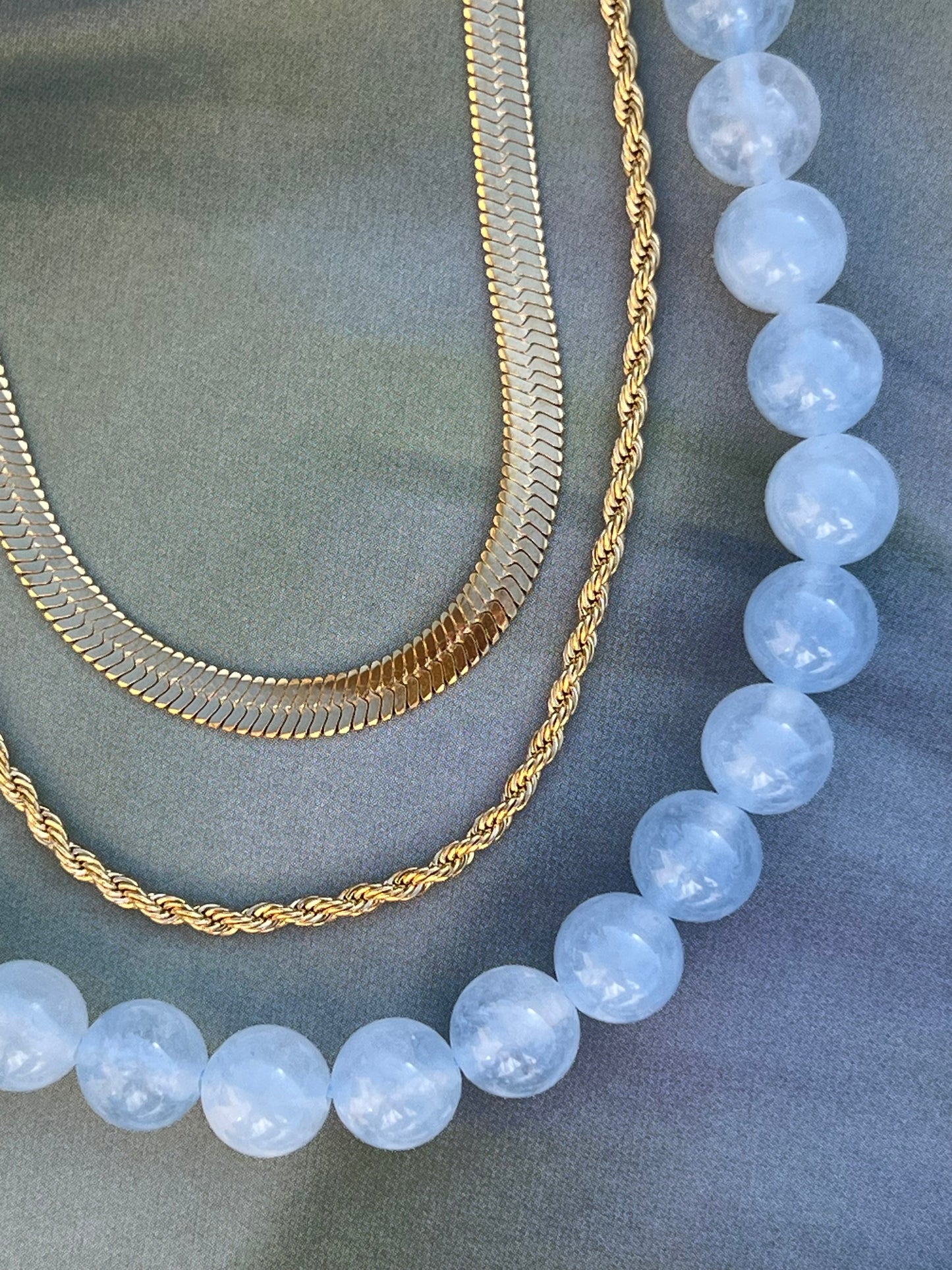 Halsband Mary Isblå