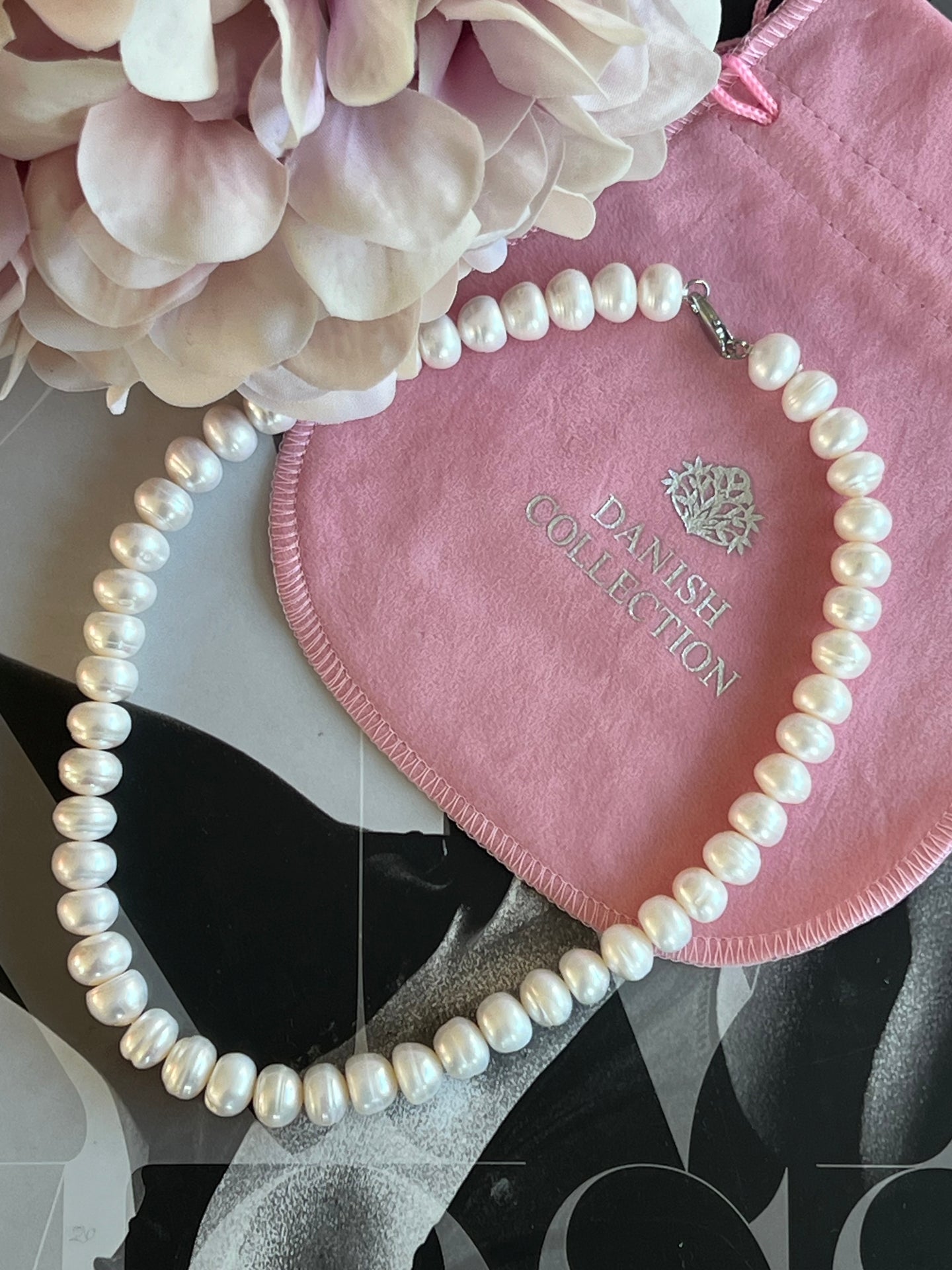 Halsband LIORA - Äkta sötvattenspärlor