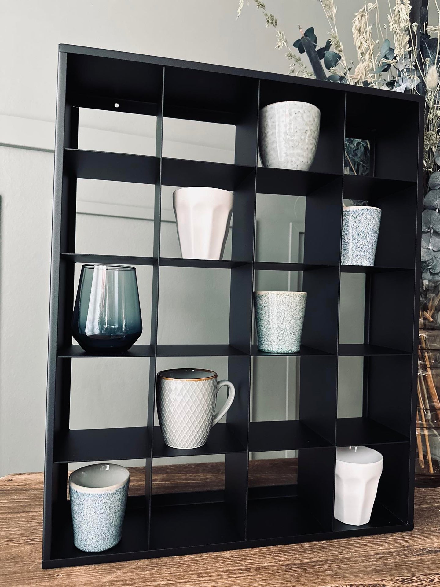 Mugshelf m. 20 fack