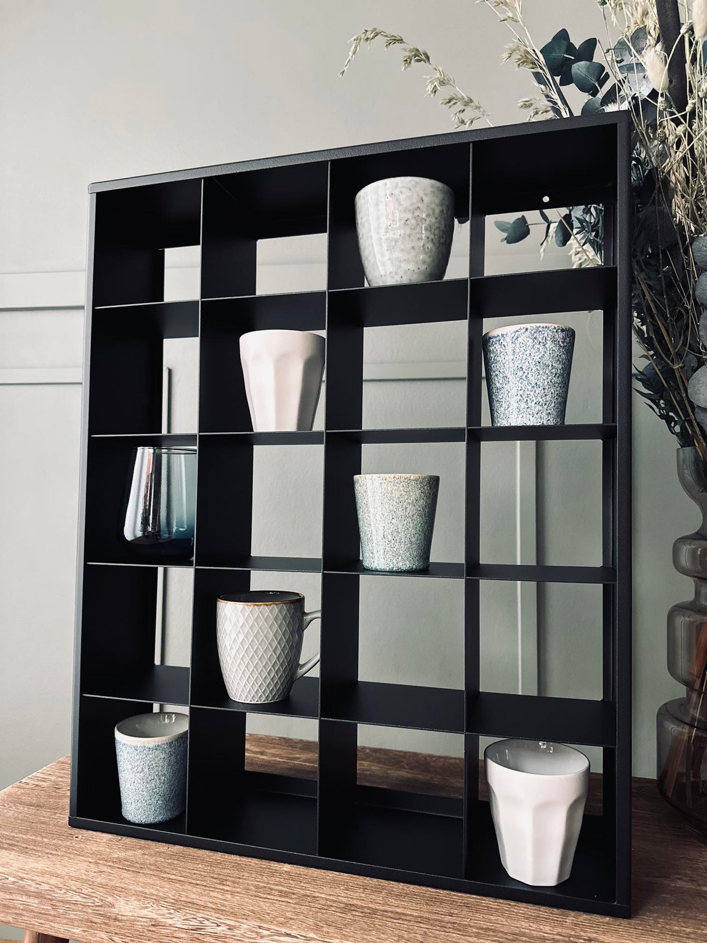 Mugshelf m. 20 fack