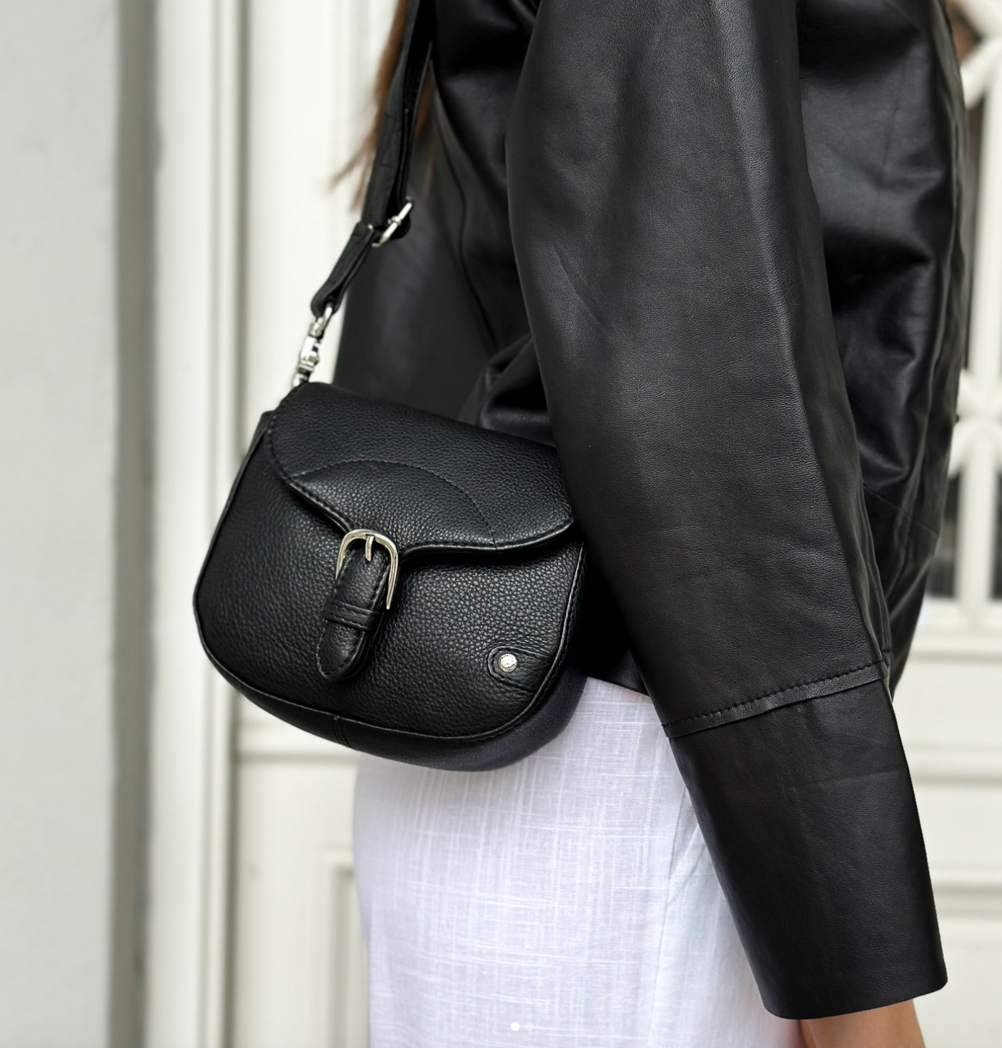 Crossbody Aura Svart